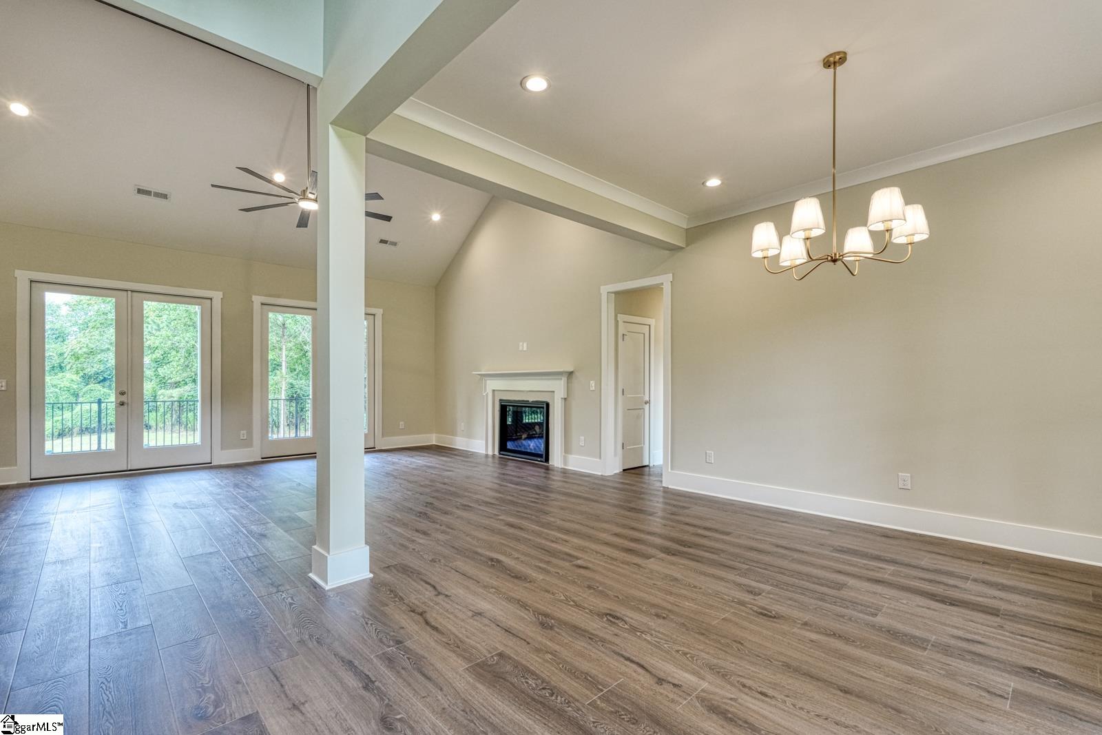 586 Clifdale Road Property Photo 3