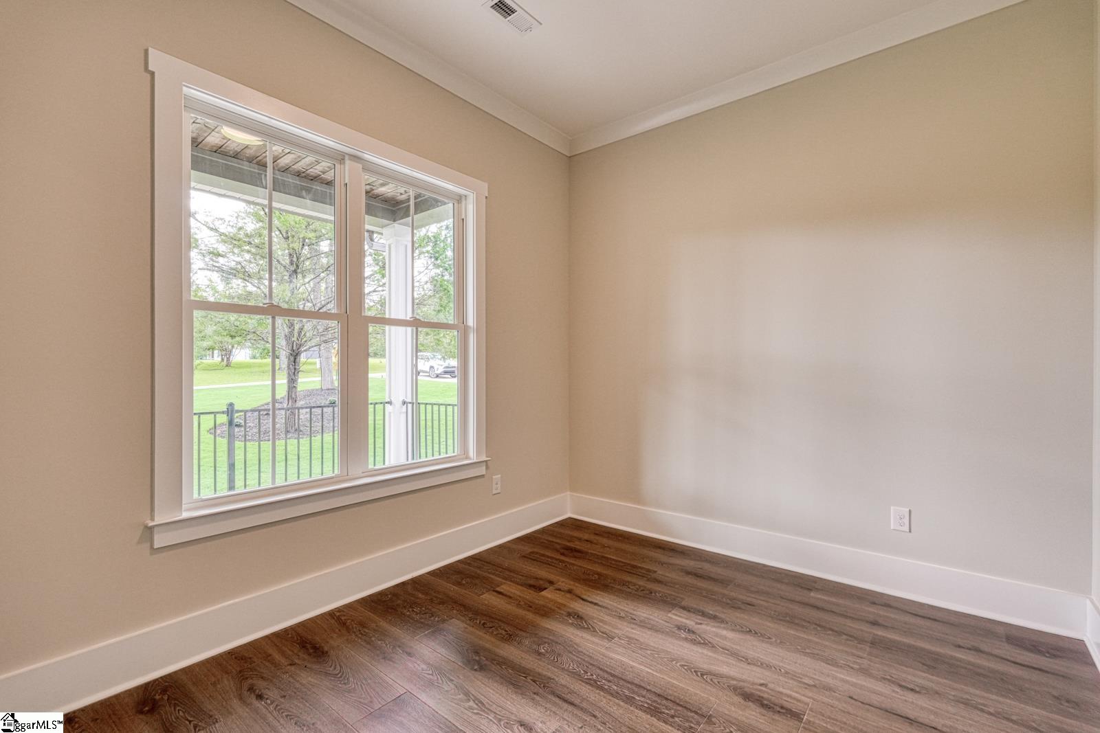 586 Clifdale Road Property Photo 4