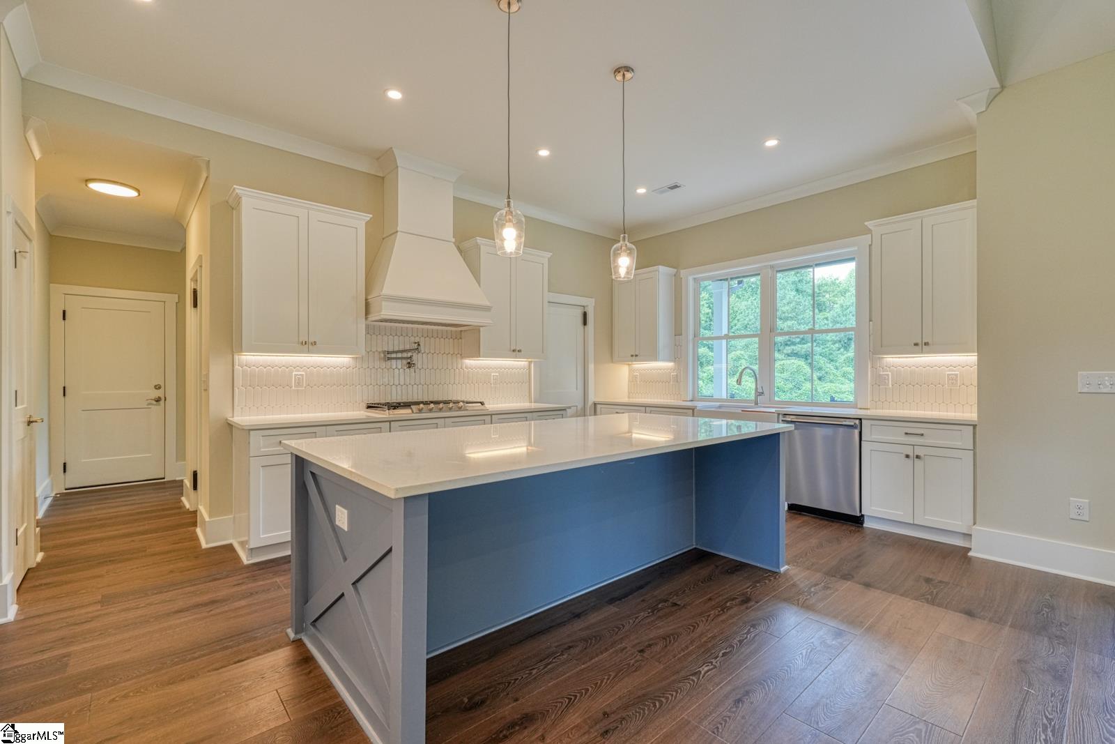 586 Clifdale Road Property Photo 11