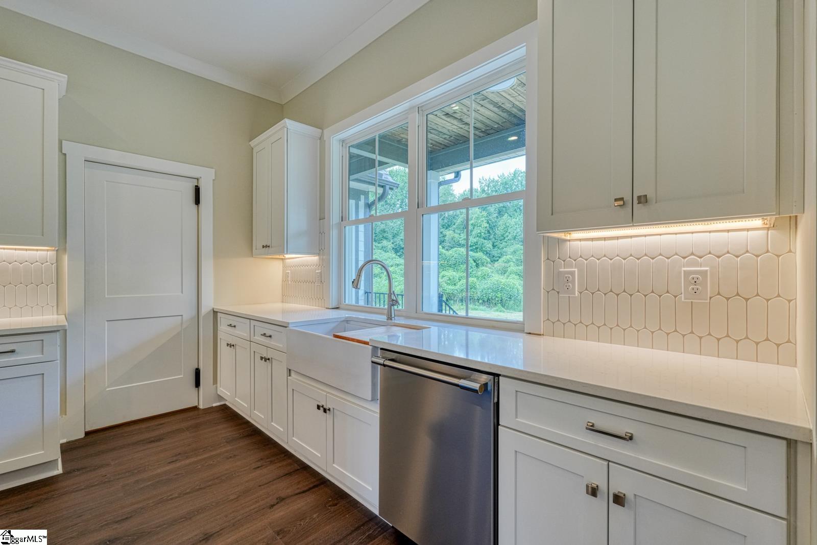 586 Clifdale Road Property Photo 14