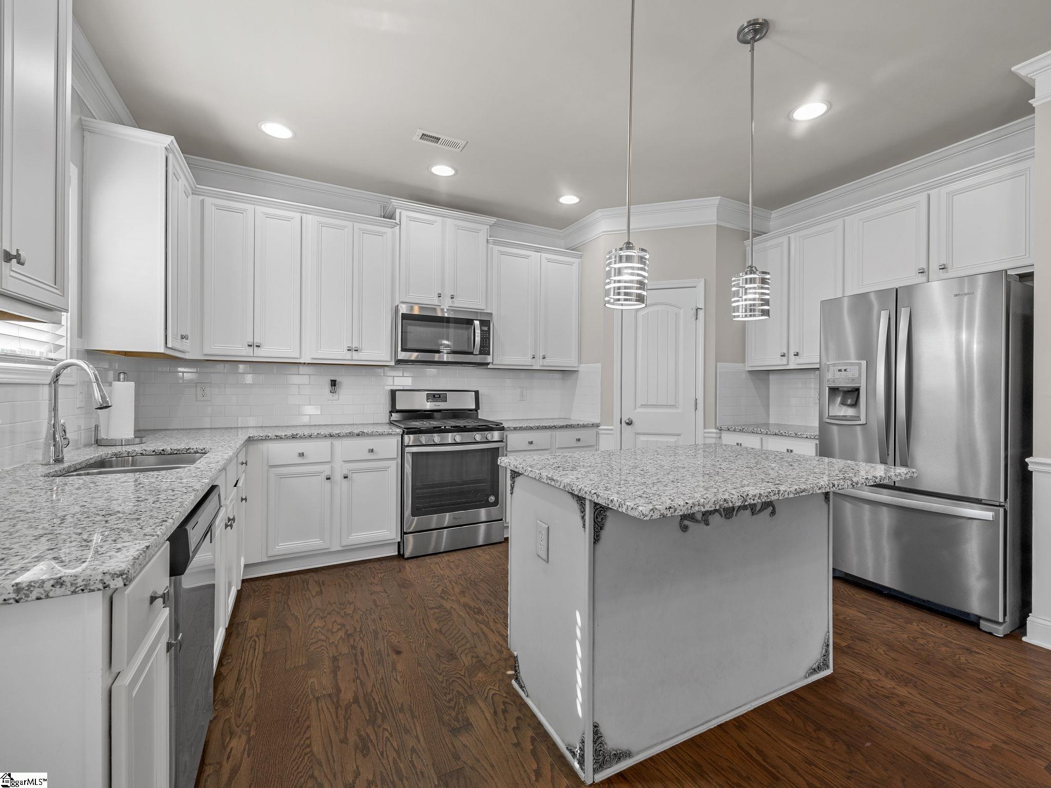 190 Colfax Drive Property Photo 11