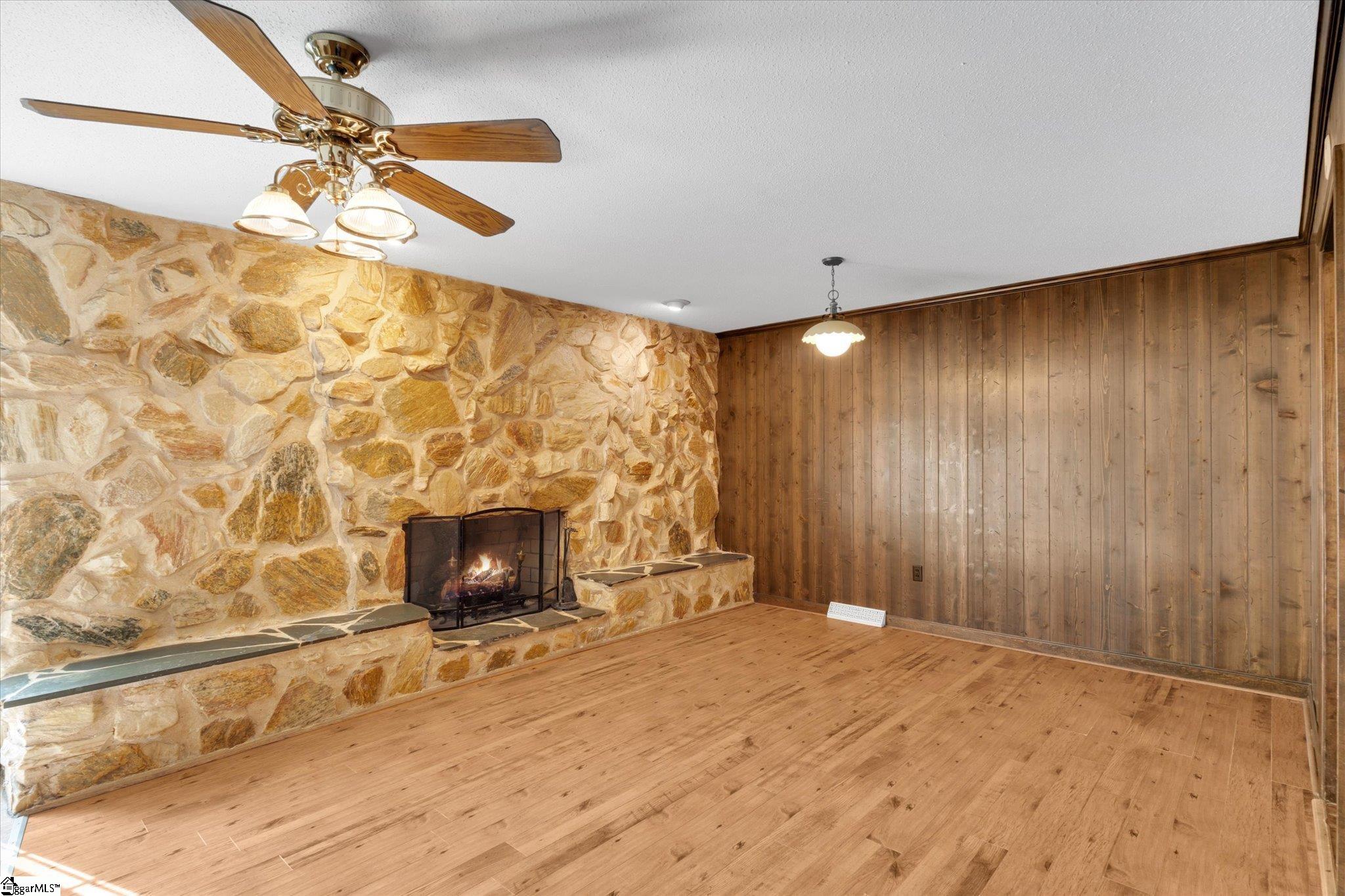 2114 Karen Lane Property Photo 8