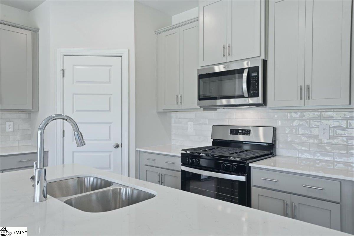 125 Gibbon Way Property Photo 9