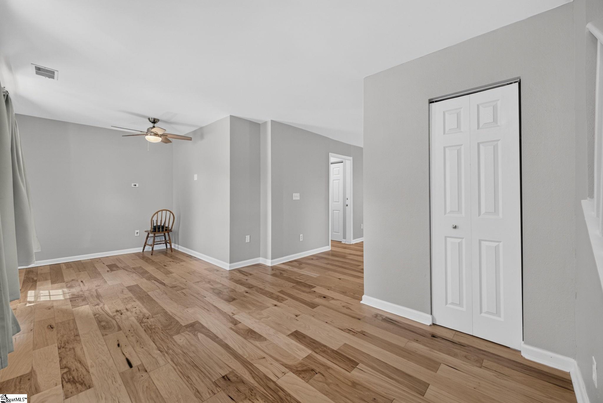 114 Kingsman Court Property Photo 5