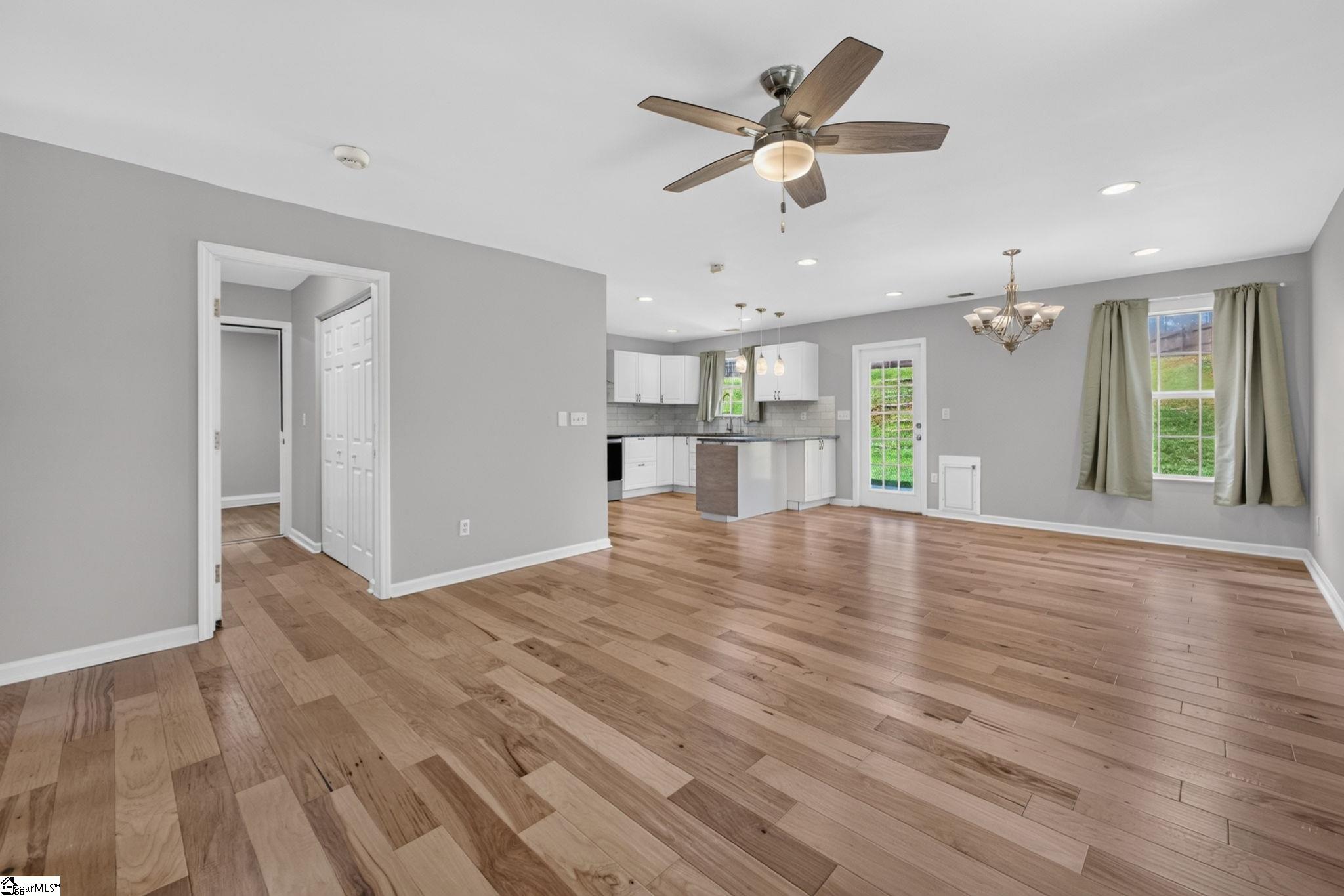 114 Kingsman Court Property Photo 8