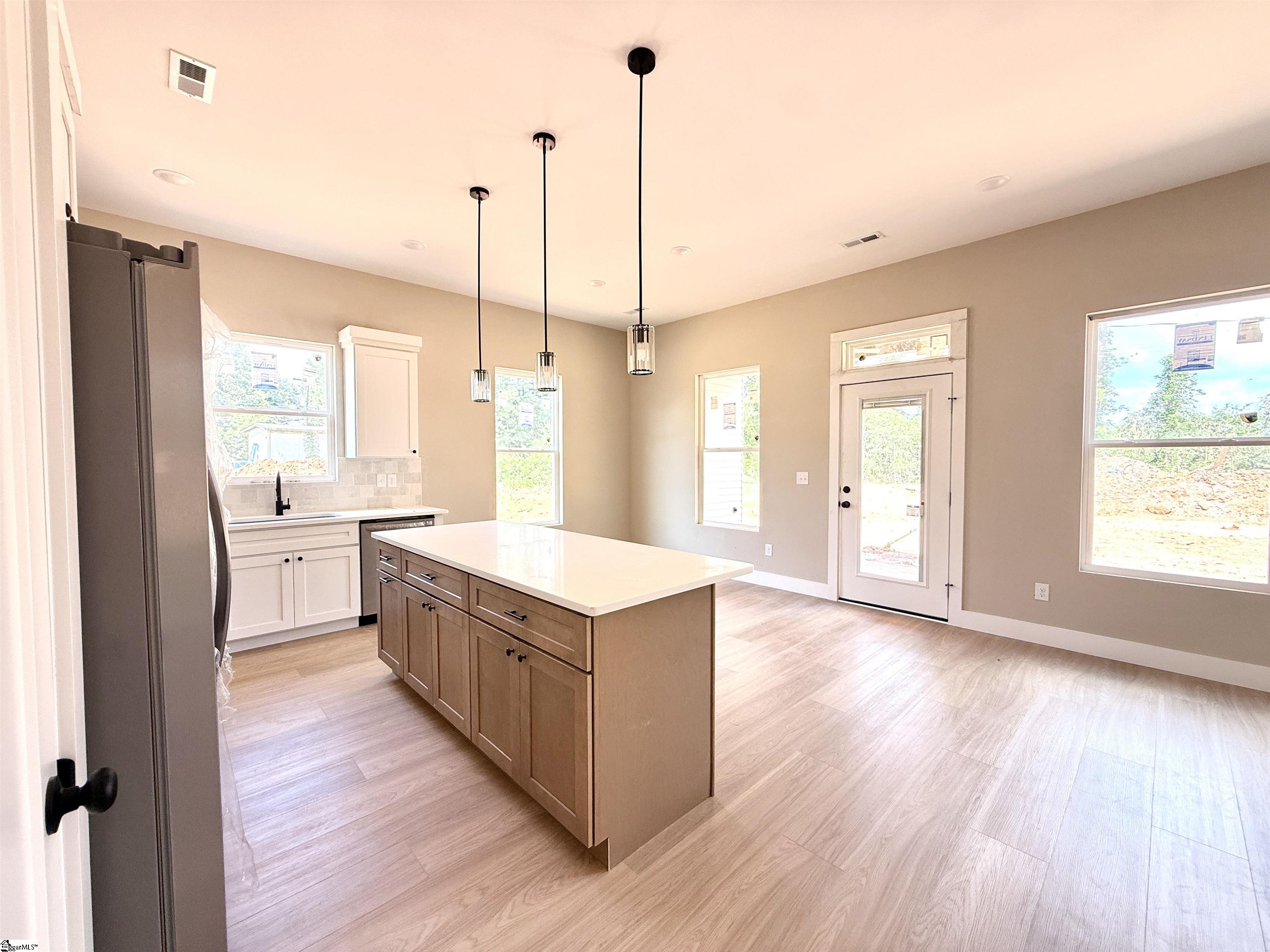 1408 Dorset Drive Property Photo 2