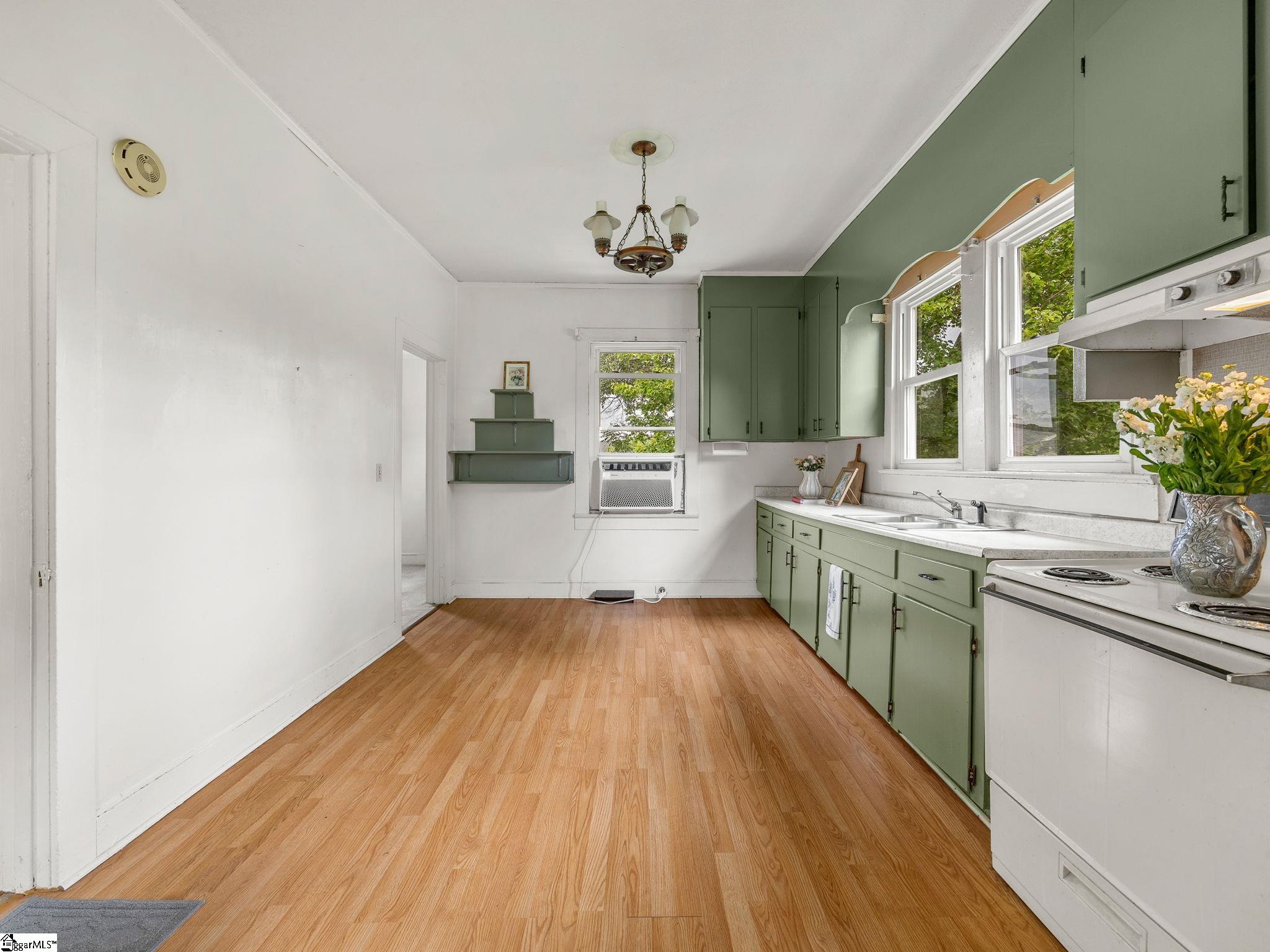 33 Lawrence Street Property Photo 14