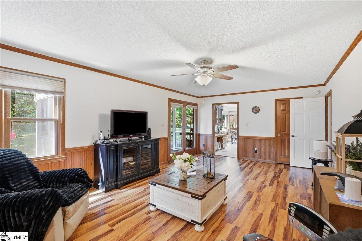410 Thornhill Drive Property Photo 8