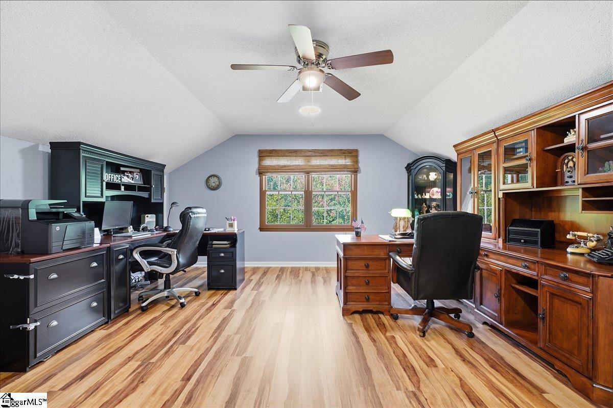410 Thornhill Drive Property Photo 19