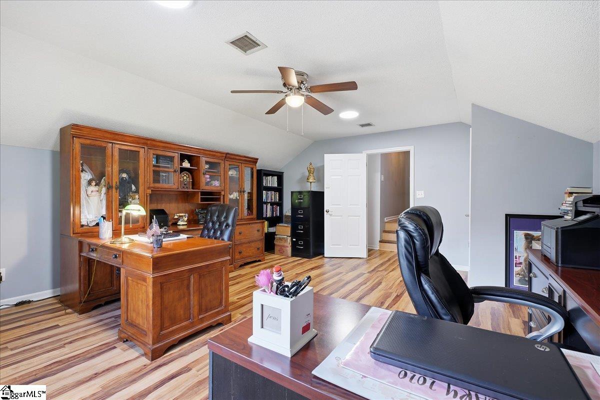 410 Thornhill Drive Property Photo 20