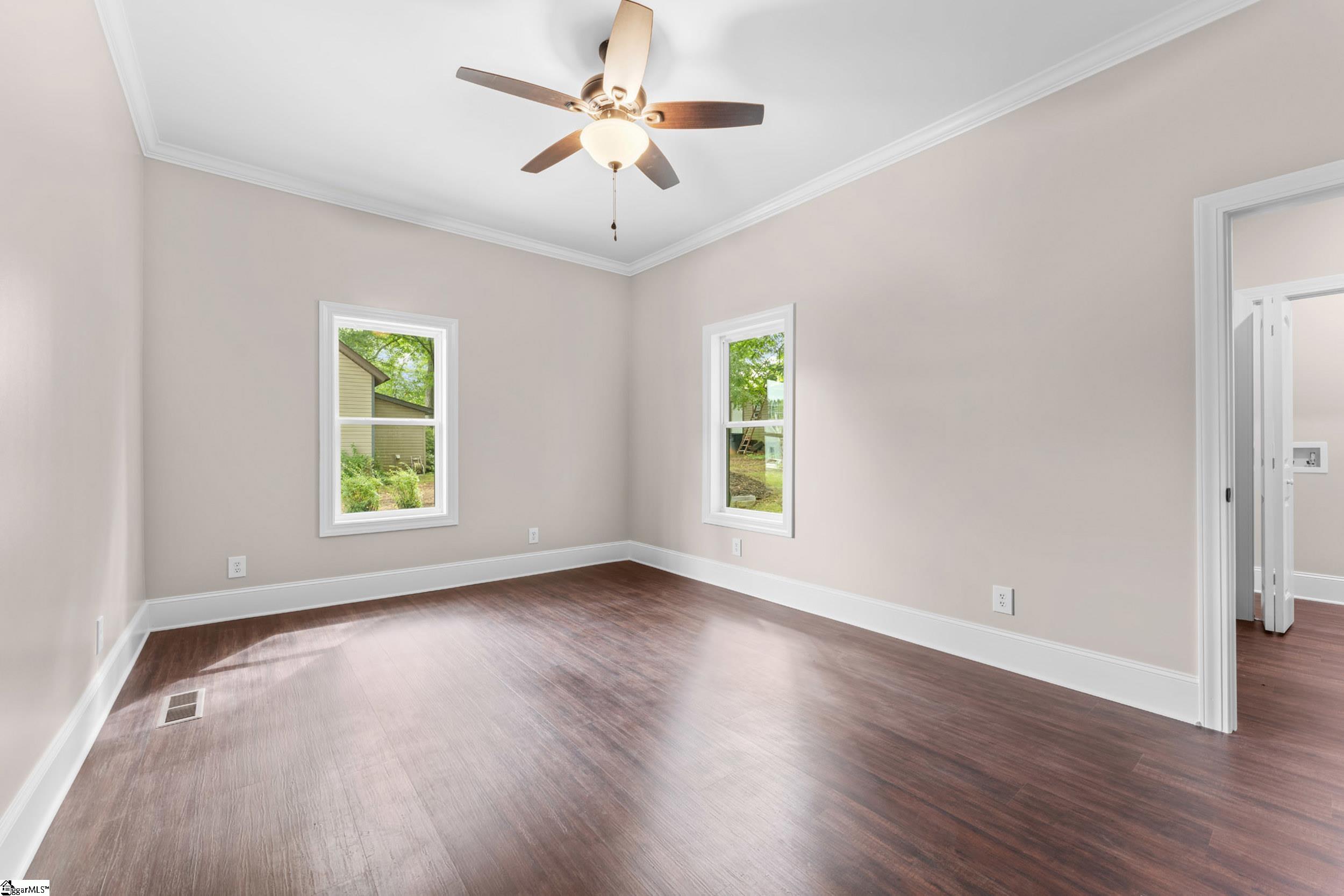 409 W Curtis Street Property Photo 16