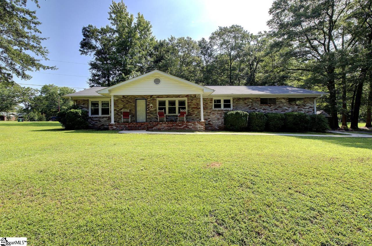 303 Mill Street Property Photo 6
