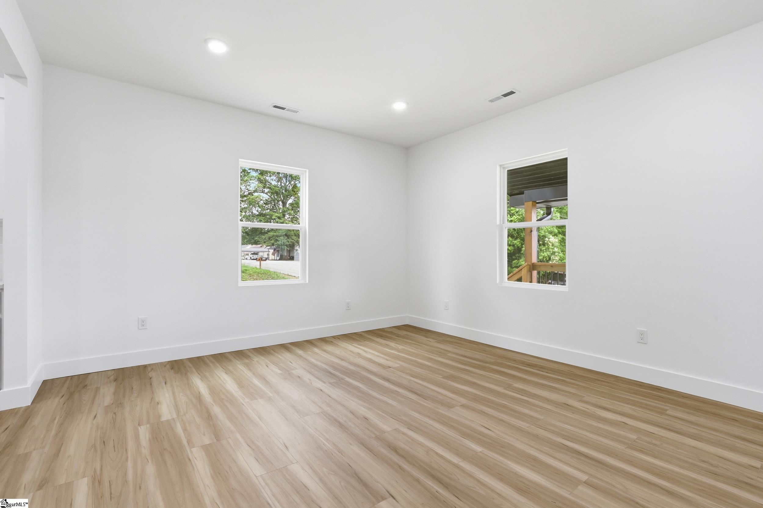706 Gray Street Property Photo 6