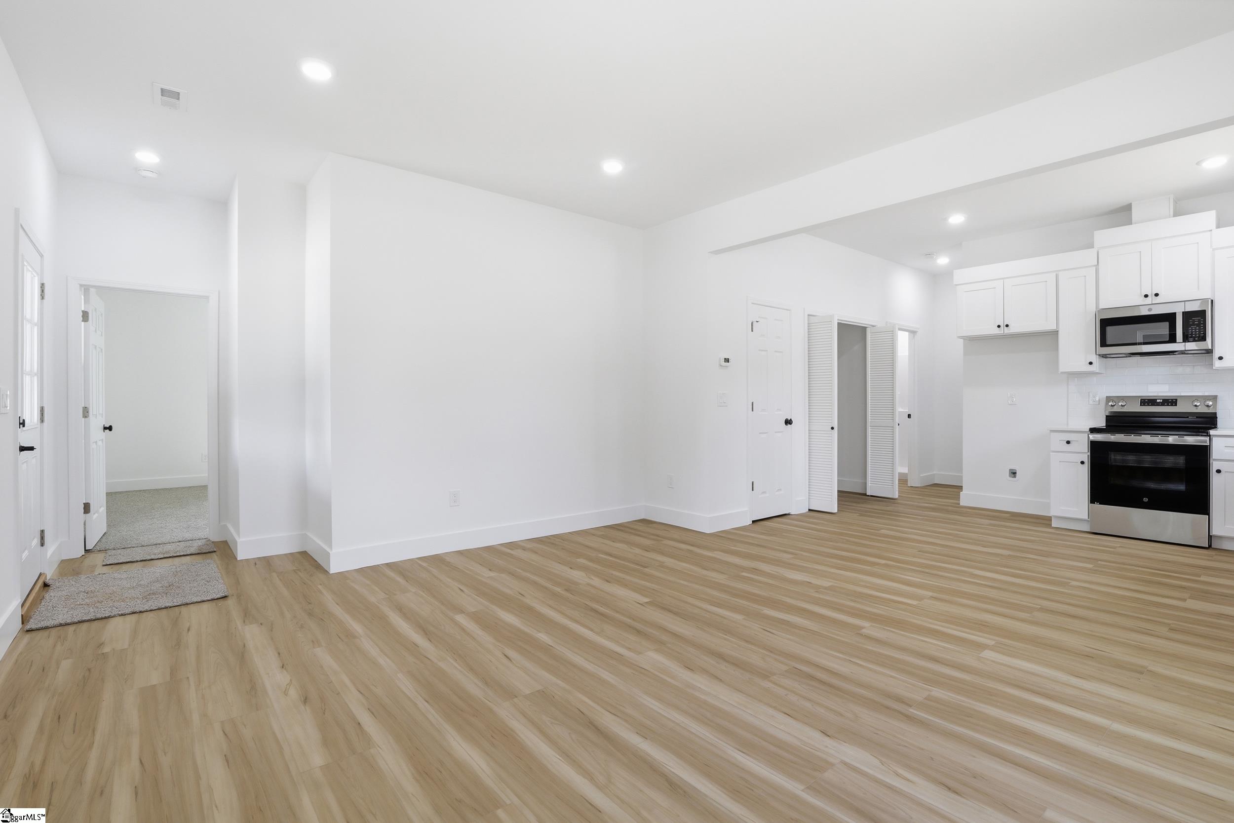 706 Gray Street Property Photo 8