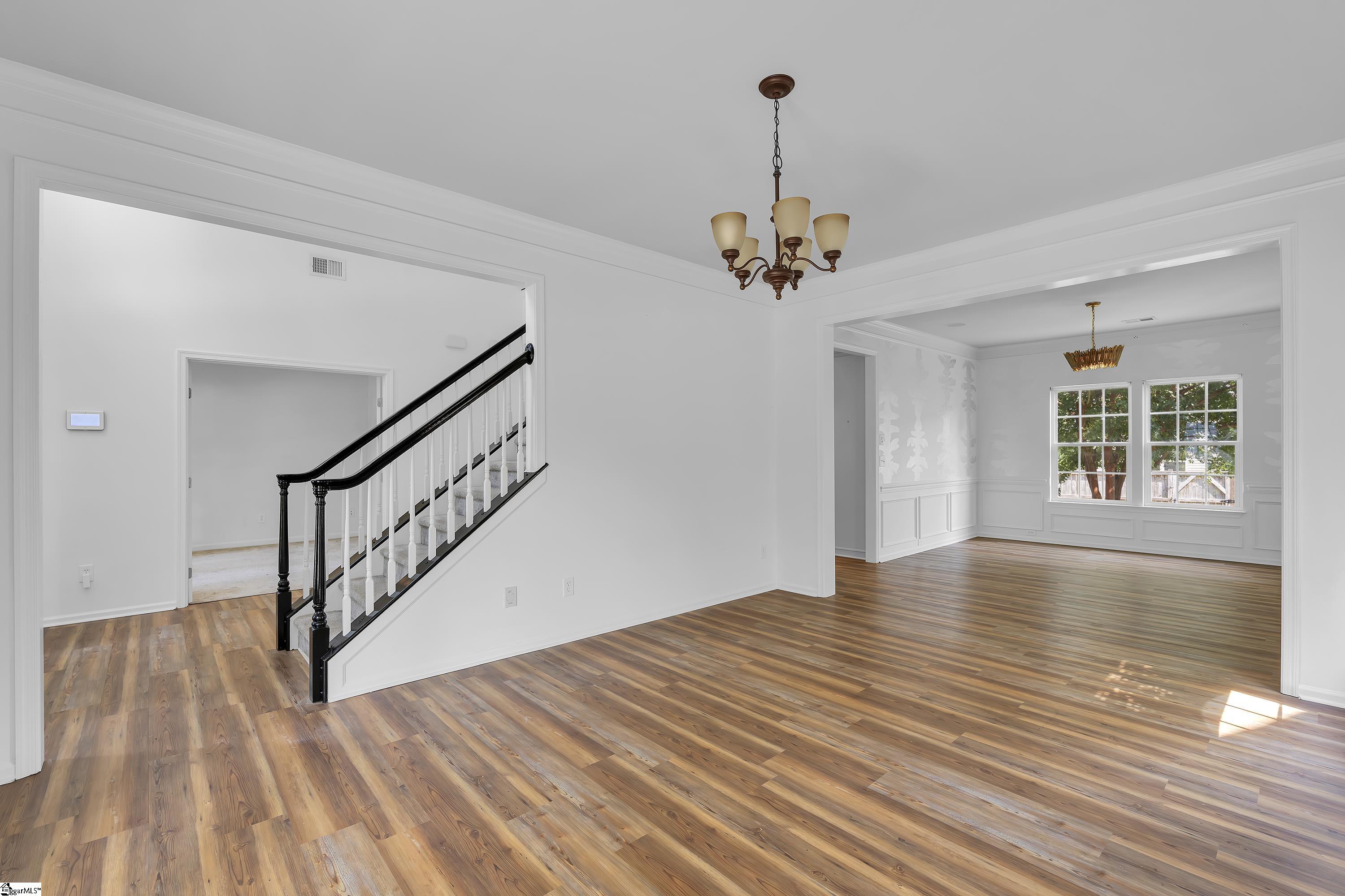 6 Stonebury Drive Property Photo 3