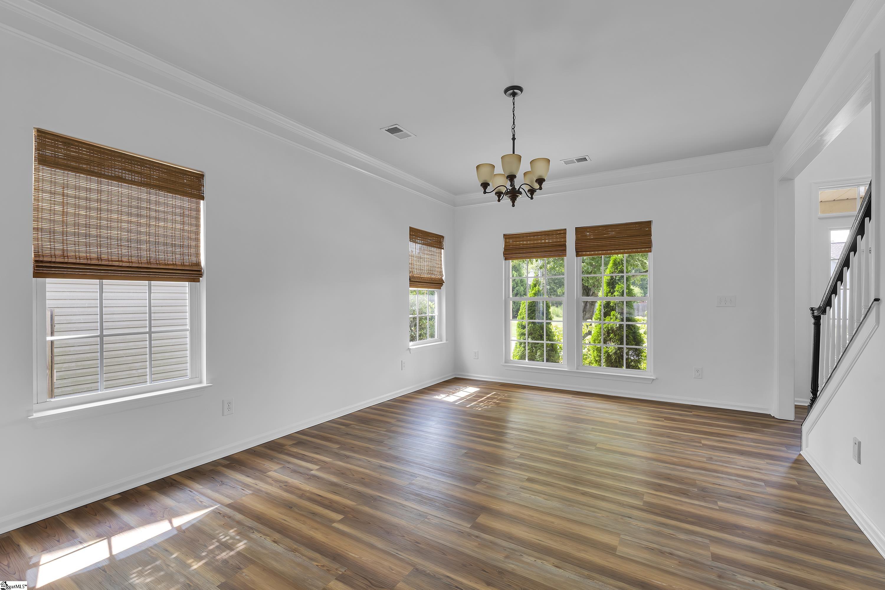 6 Stonebury Drive Property Photo 4