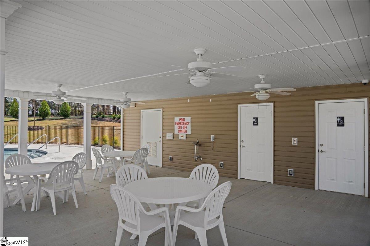 912 Titian Street Property Photo 10
