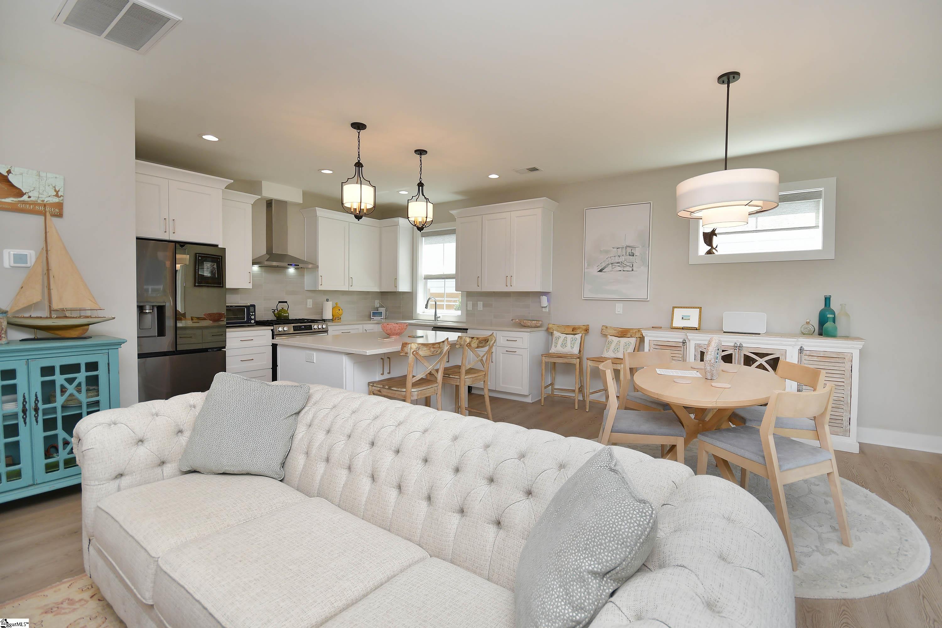 114 Taylor Street Property Photo 4
