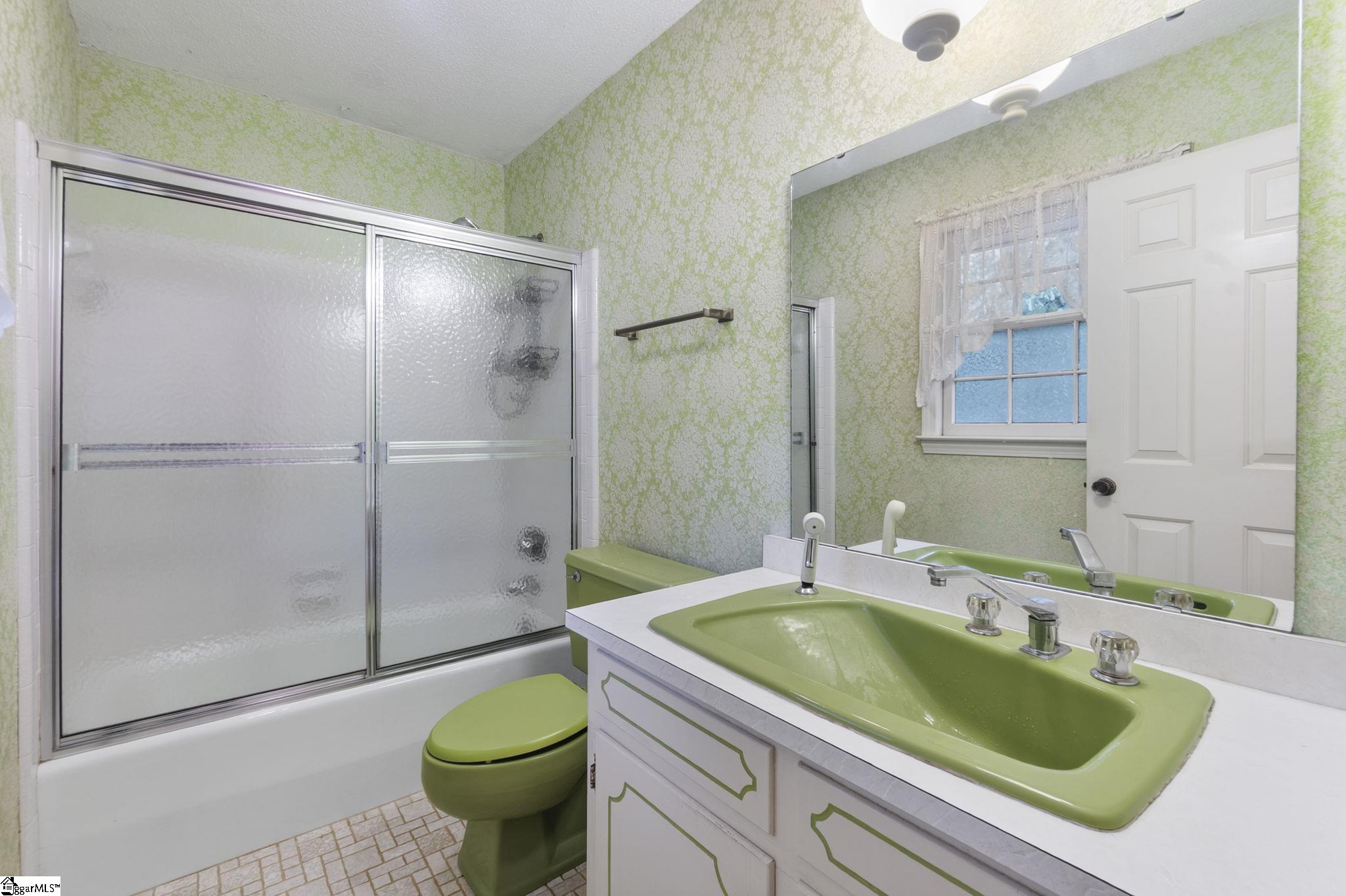 1204 Stonehurst Drive Property Photo 27