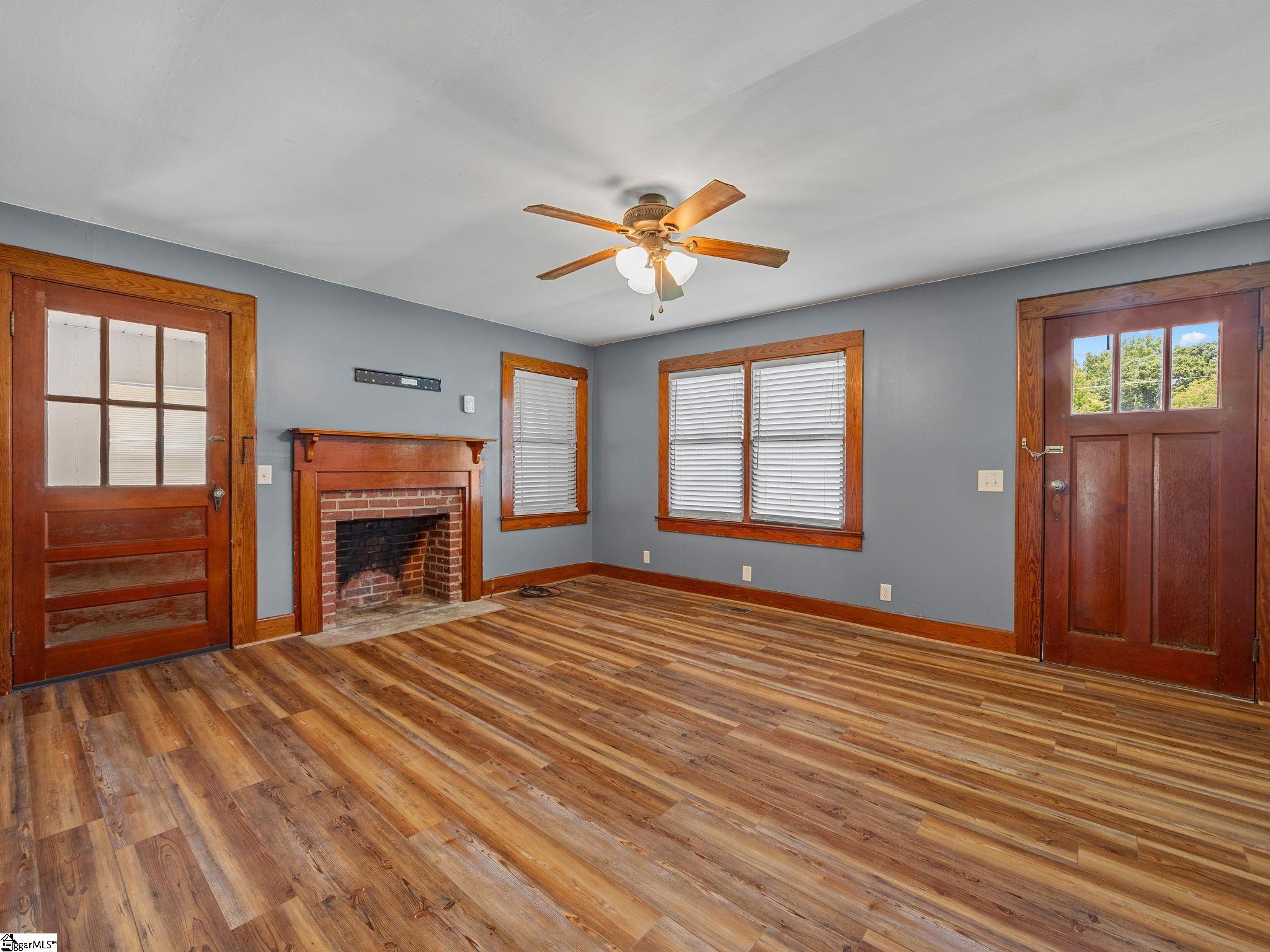 215 Haile Street Property Photo 4