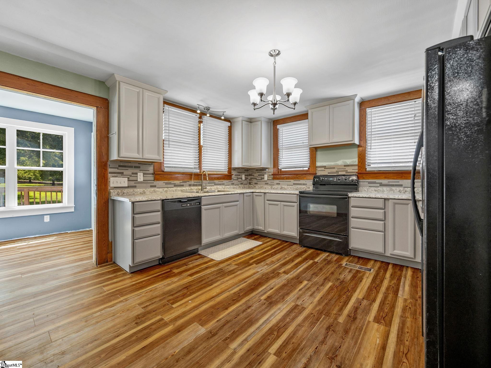 215 Haile Street Property Photo 12