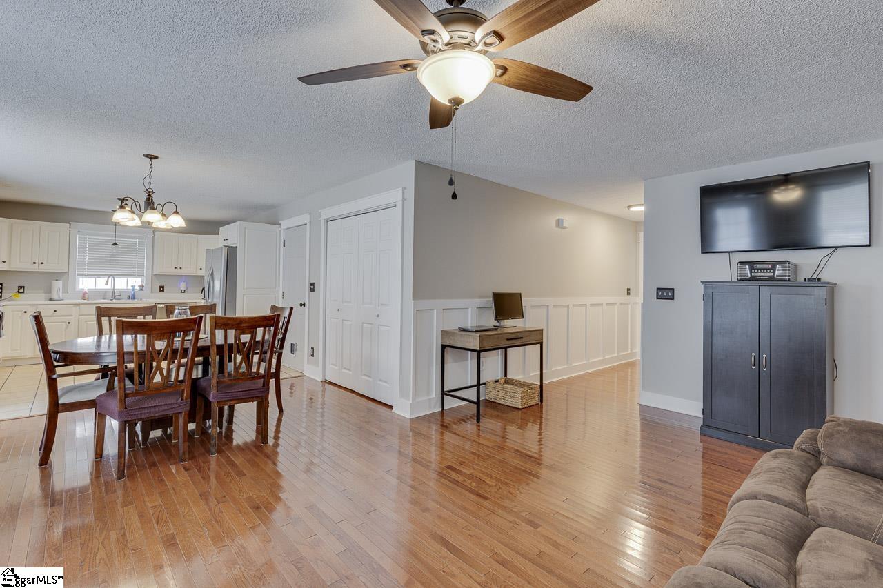 8 Shady Pines Court Property Photo 10