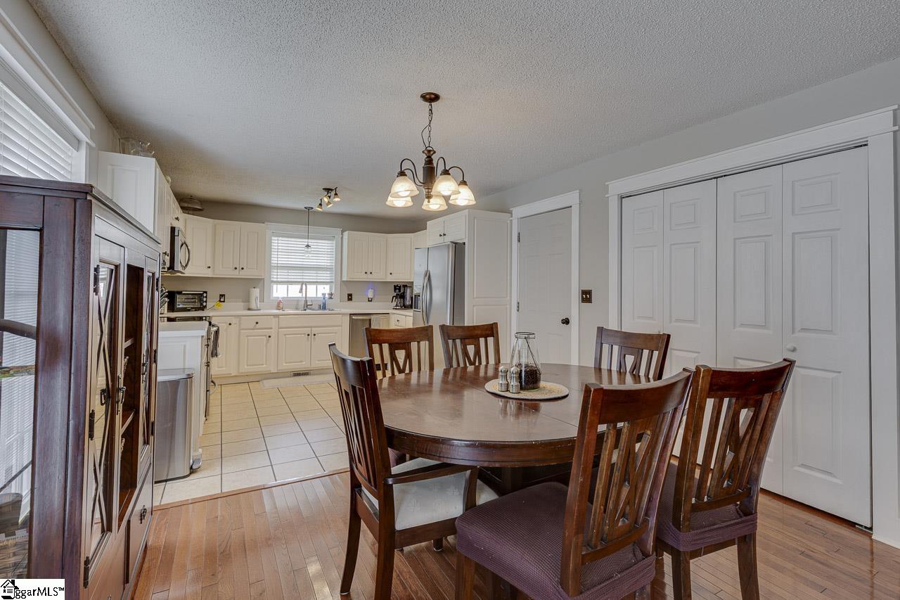 8 Shady Pines Court Property Photo 12