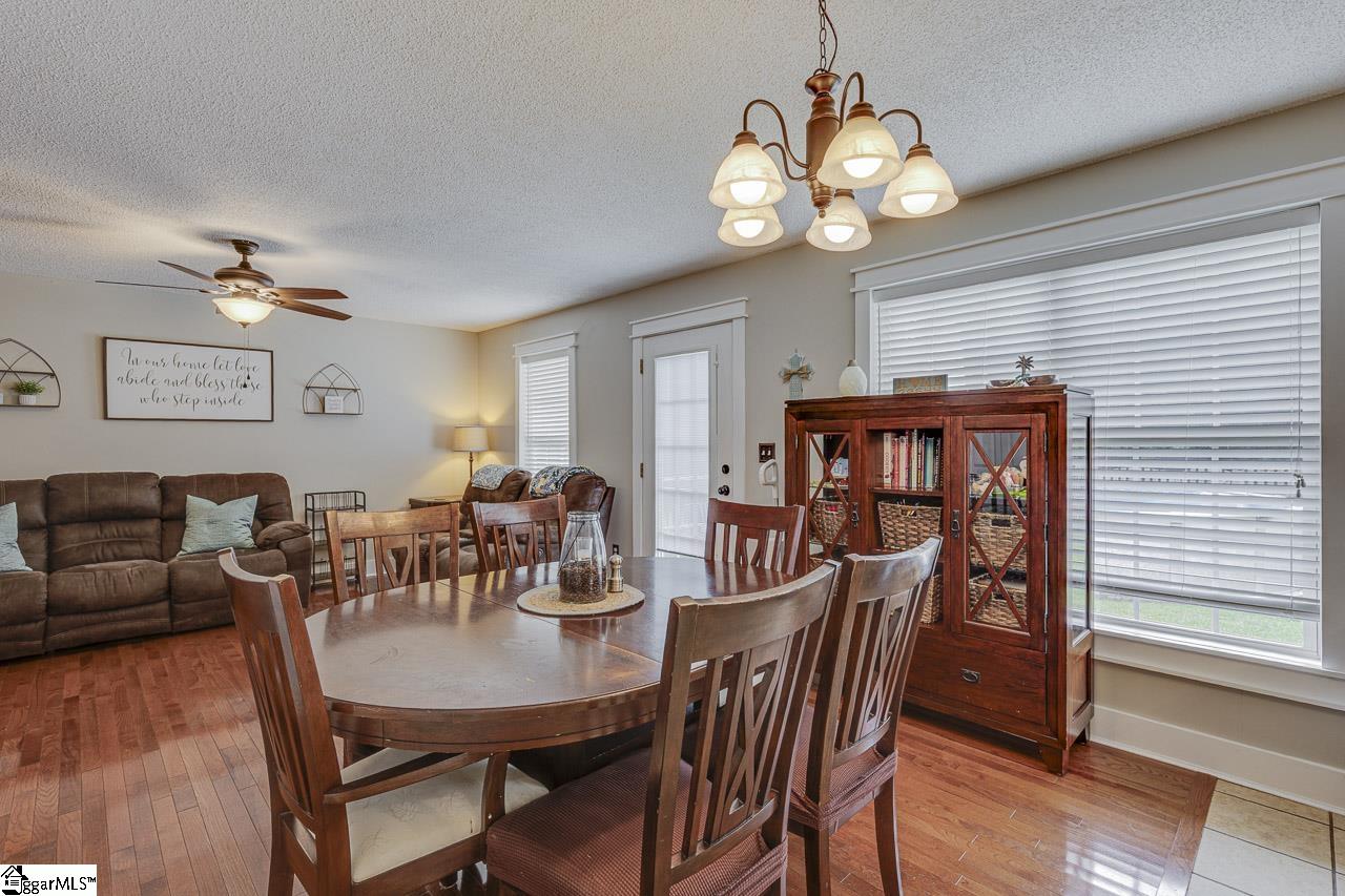 8 Shady Pines Court Property Photo 13