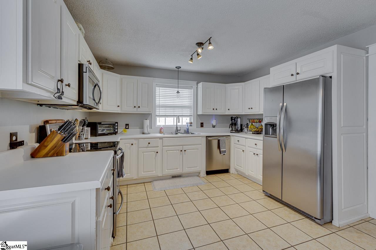 8 Shady Pines Court Property Photo 15