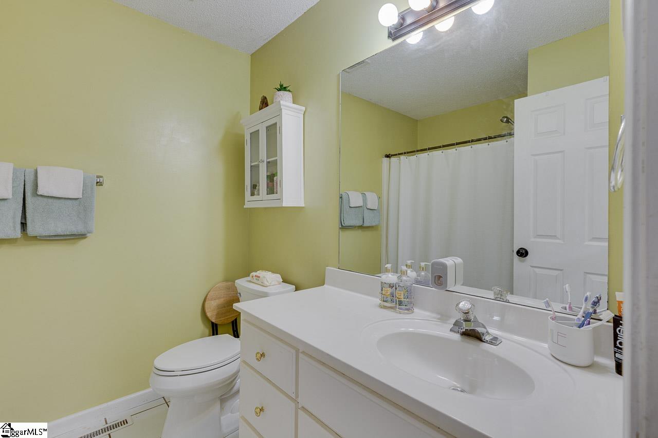 8 Shady Pines Court Property Photo 29