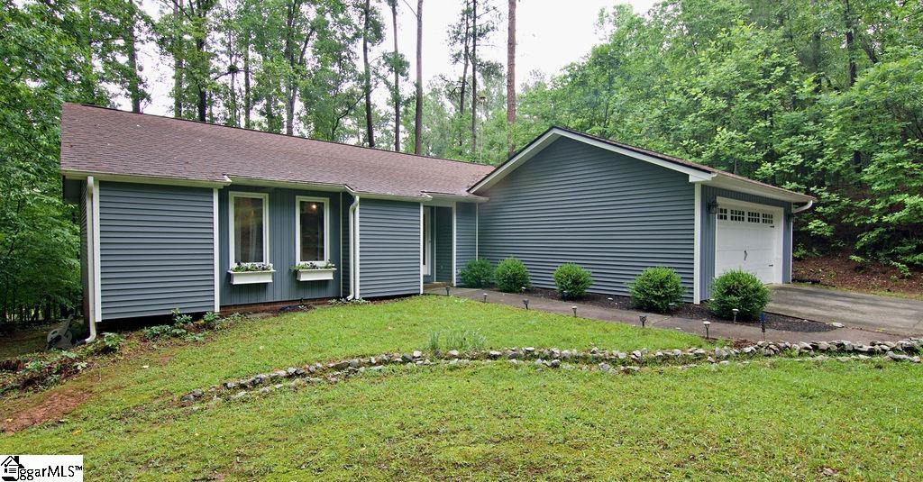 1279 Coneross Point Drive Property Photo 1