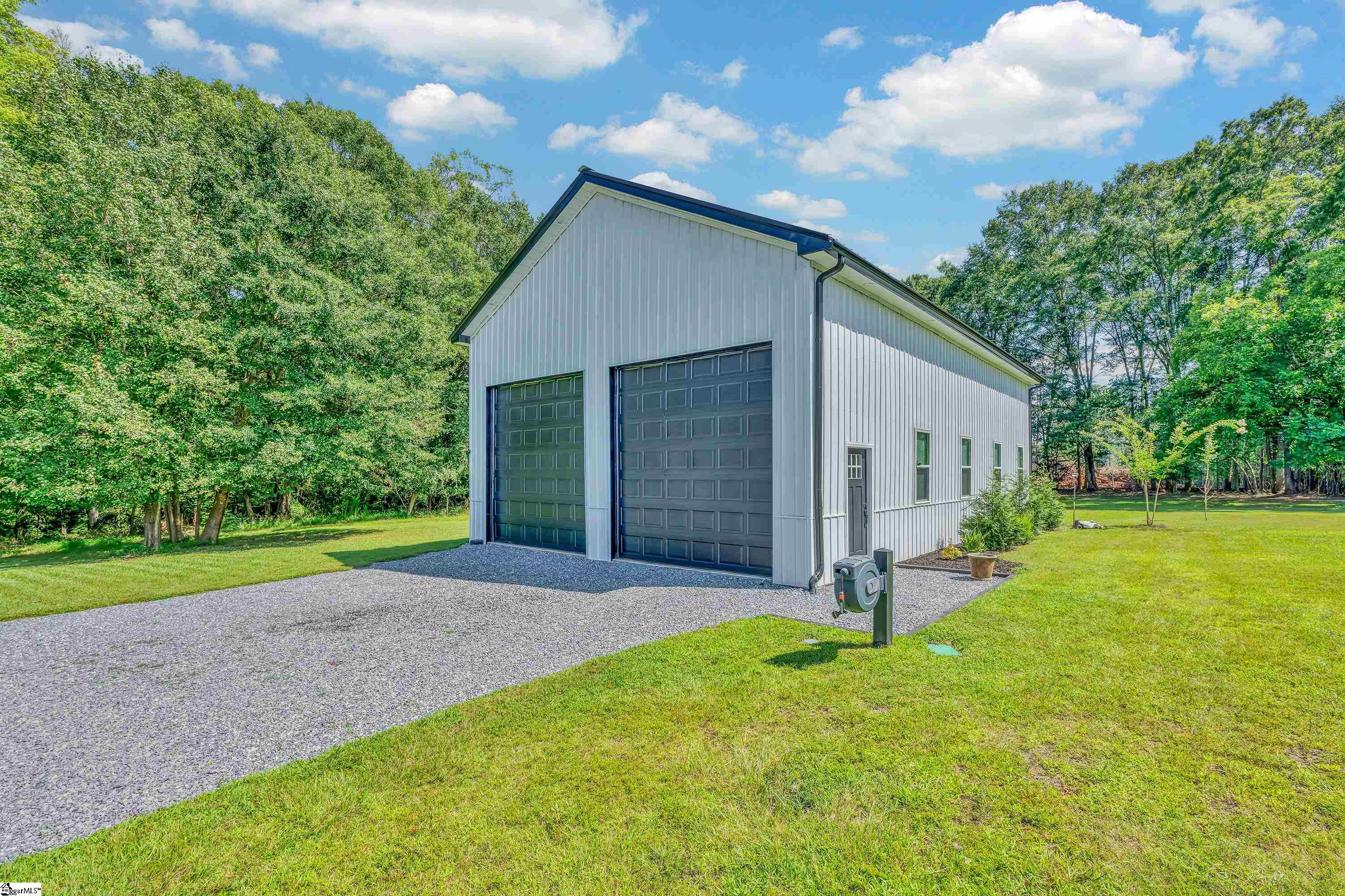1817 Welcome Road Property Photo 3