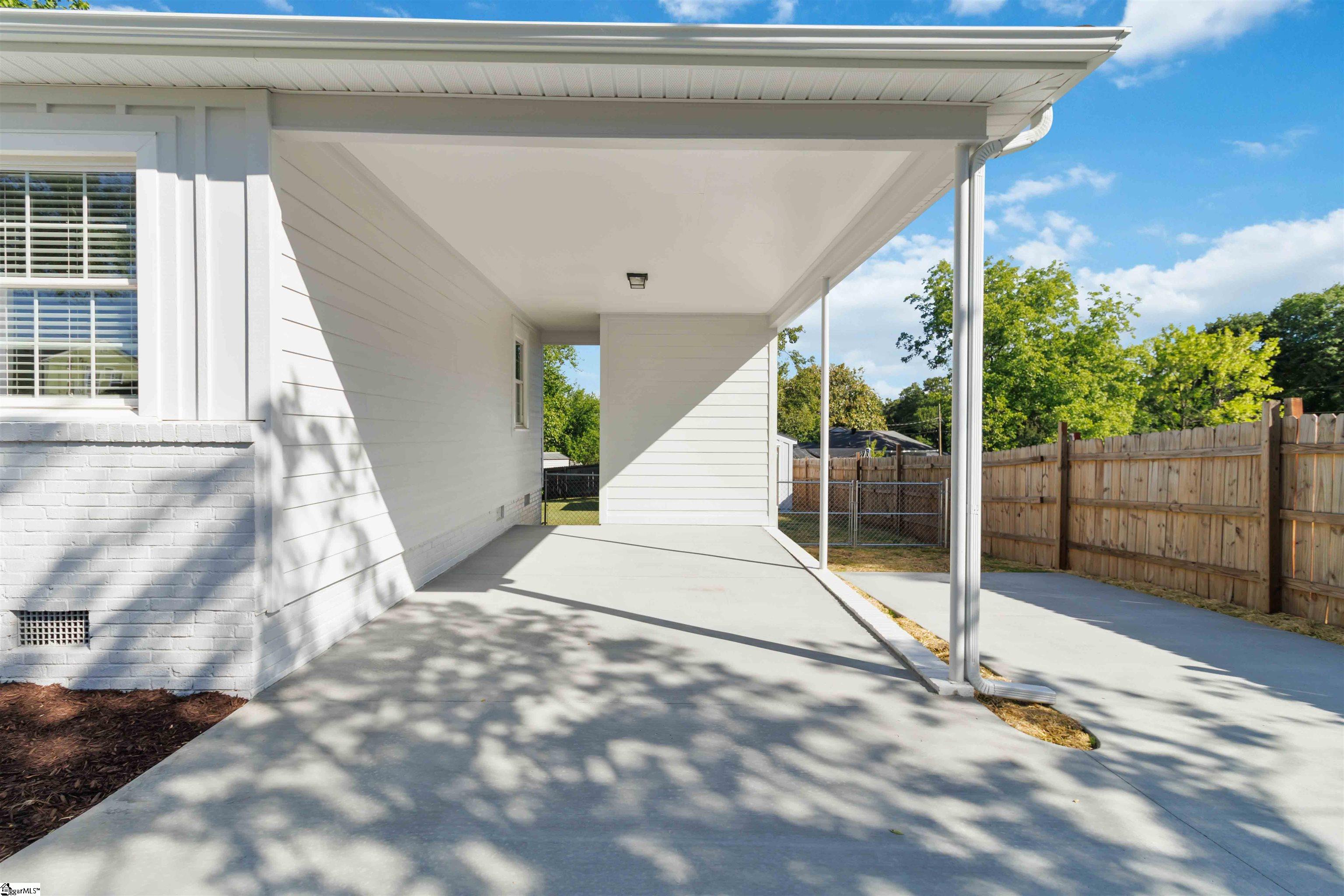 21 Kay Drive Property Photo 3