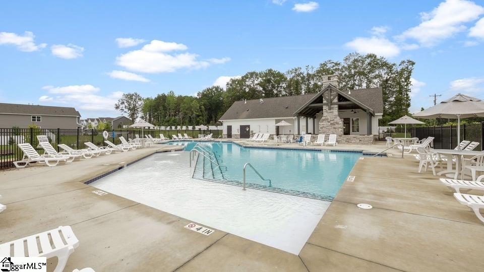 423 Scarlet Leaf Way Property Photo 8