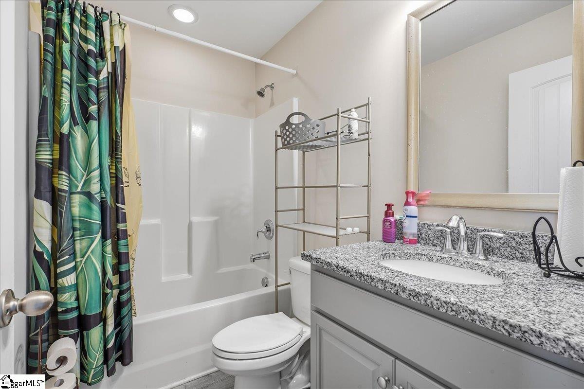 16 Steeds Glen Road Property Photo 5