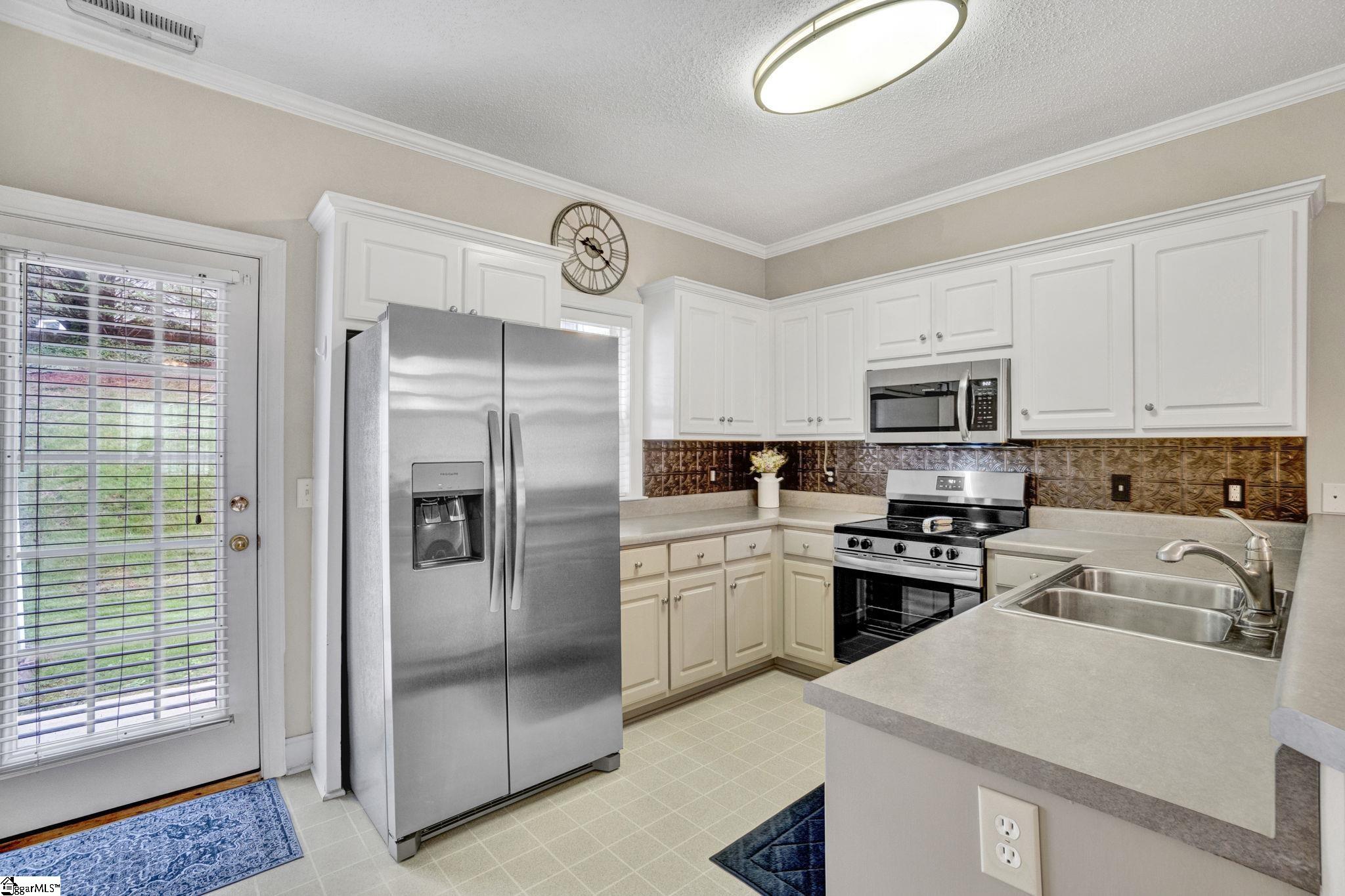30 Rock Garden Lane Property Photo 12