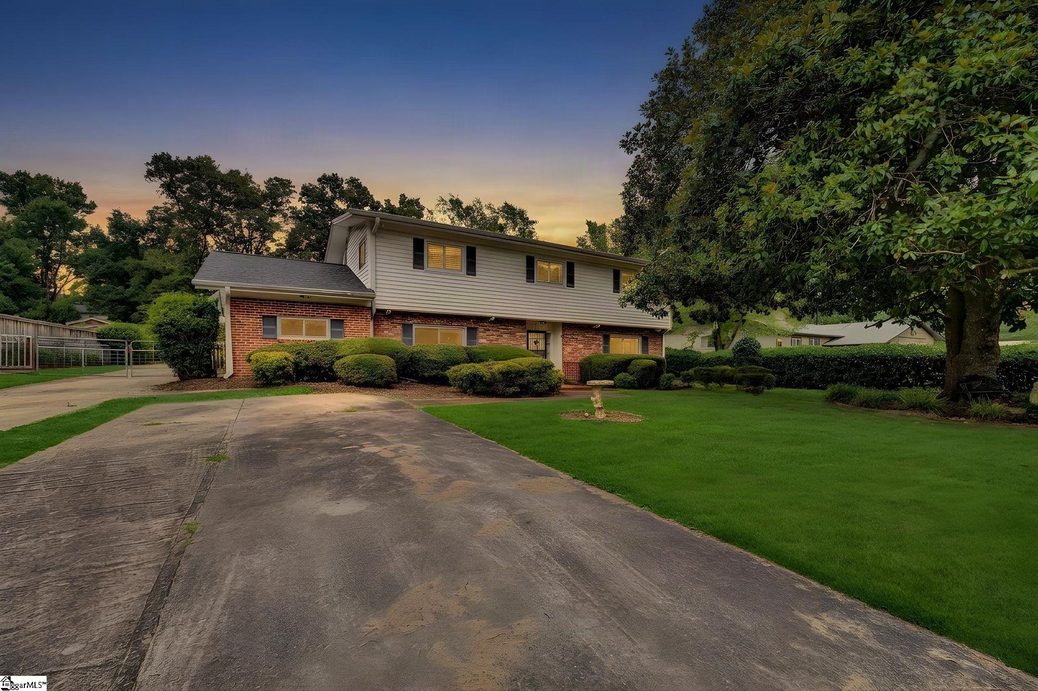 19 Vicki Circle Property Photo 1