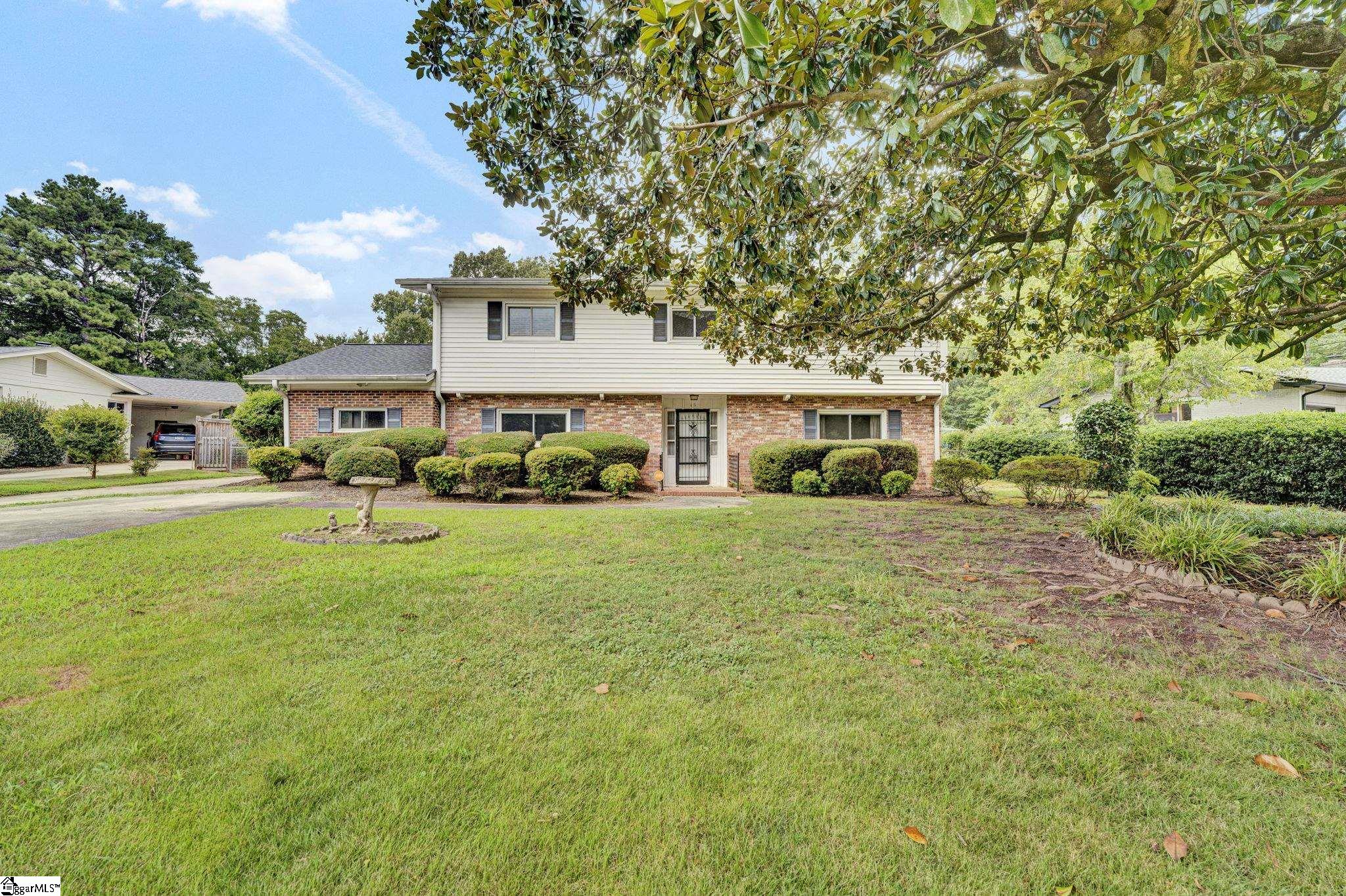 19 Vicki Circle Property Photo 1
