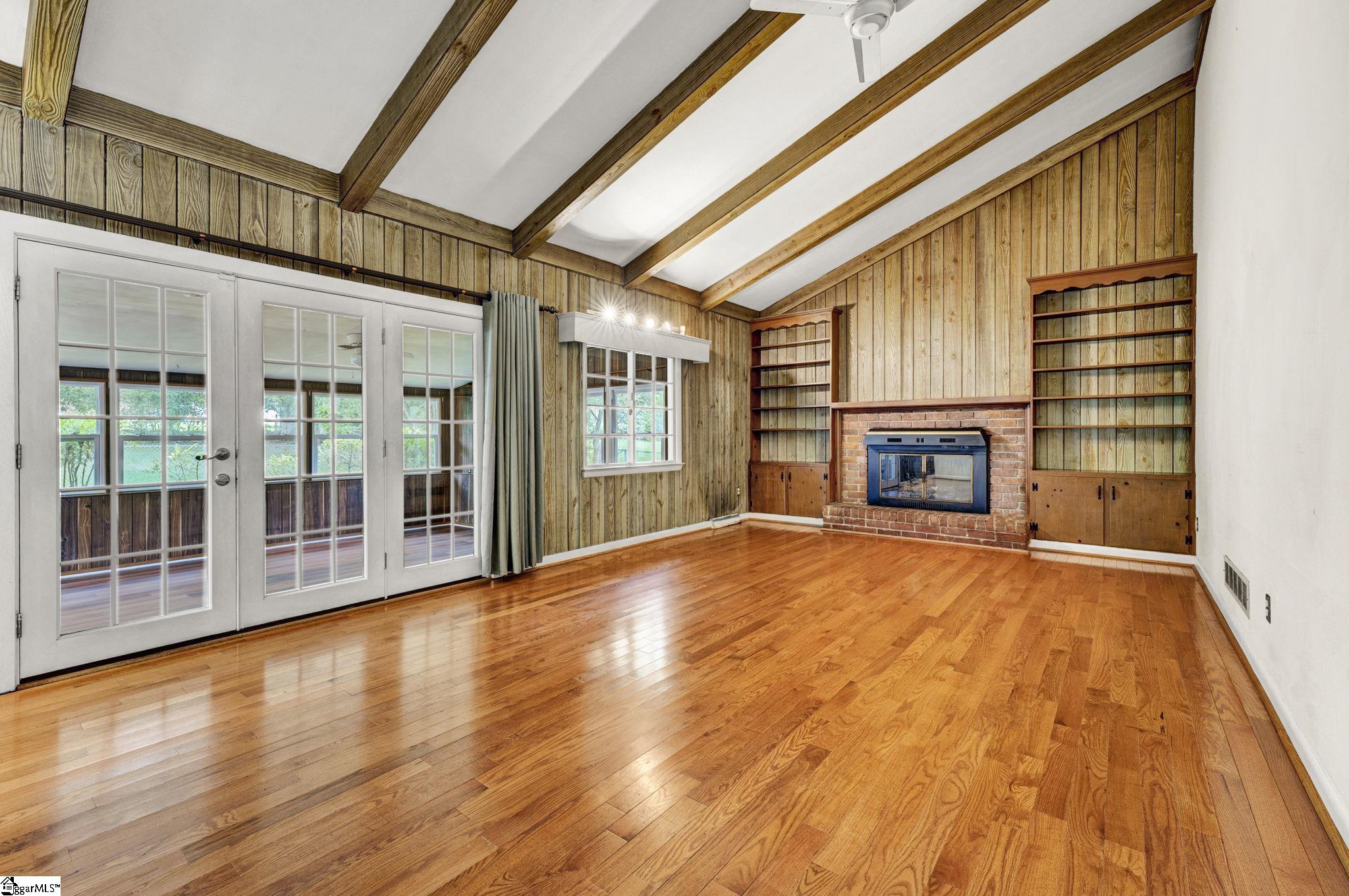 19 Vicki Circle Property Photo 2