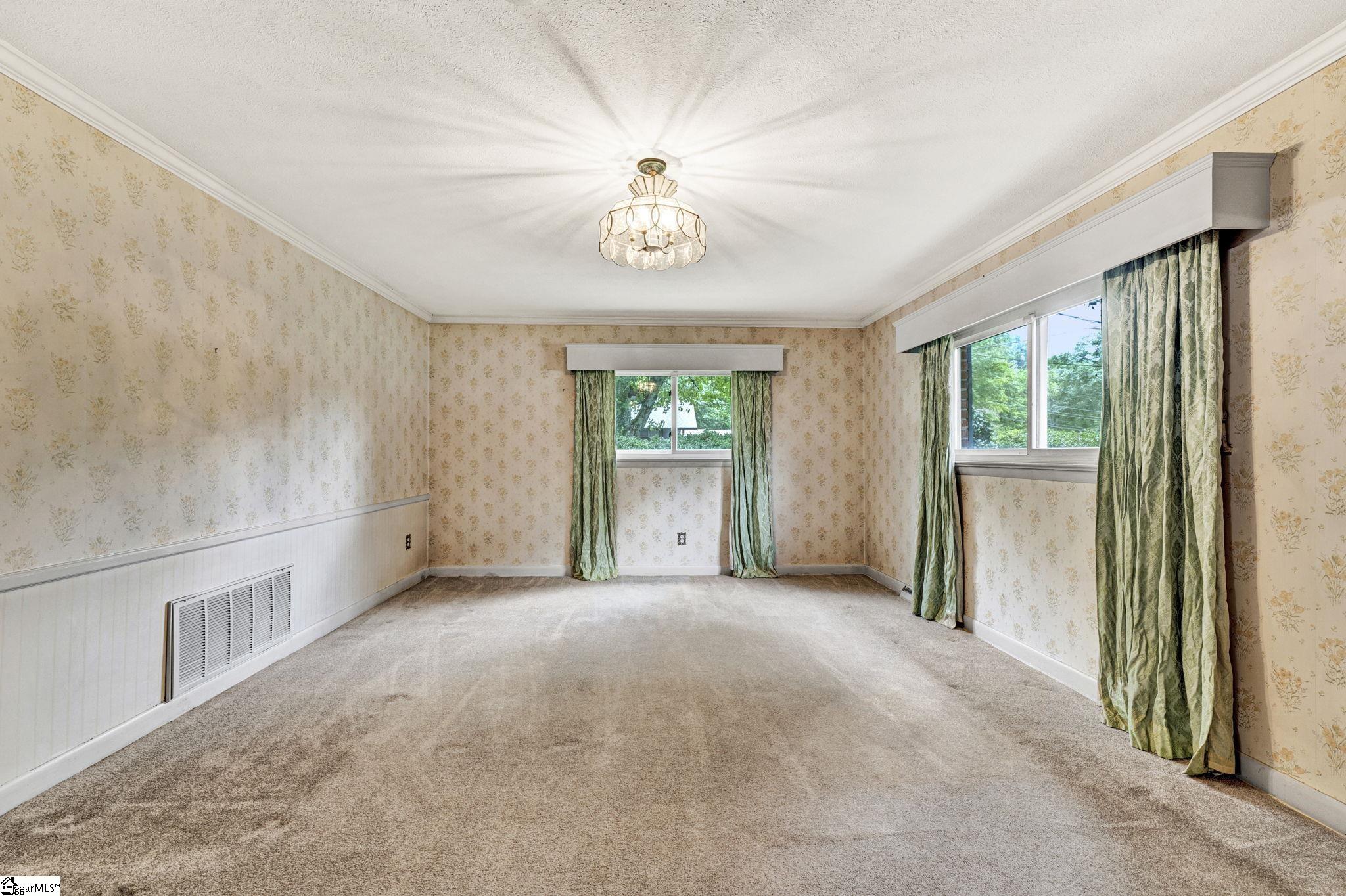 19 Vicki Circle Property Photo 6