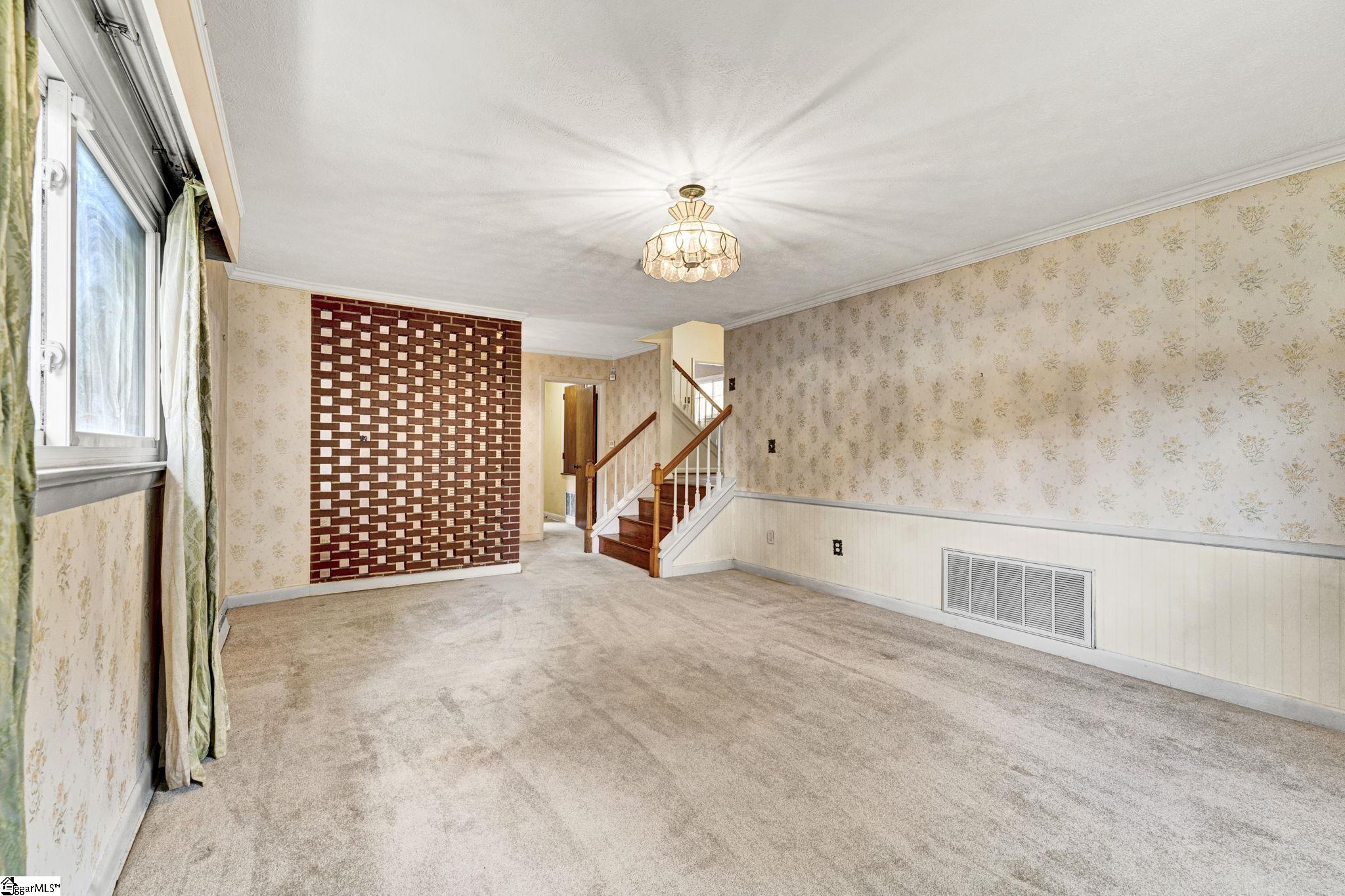 19 Vicki Circle Property Photo 6