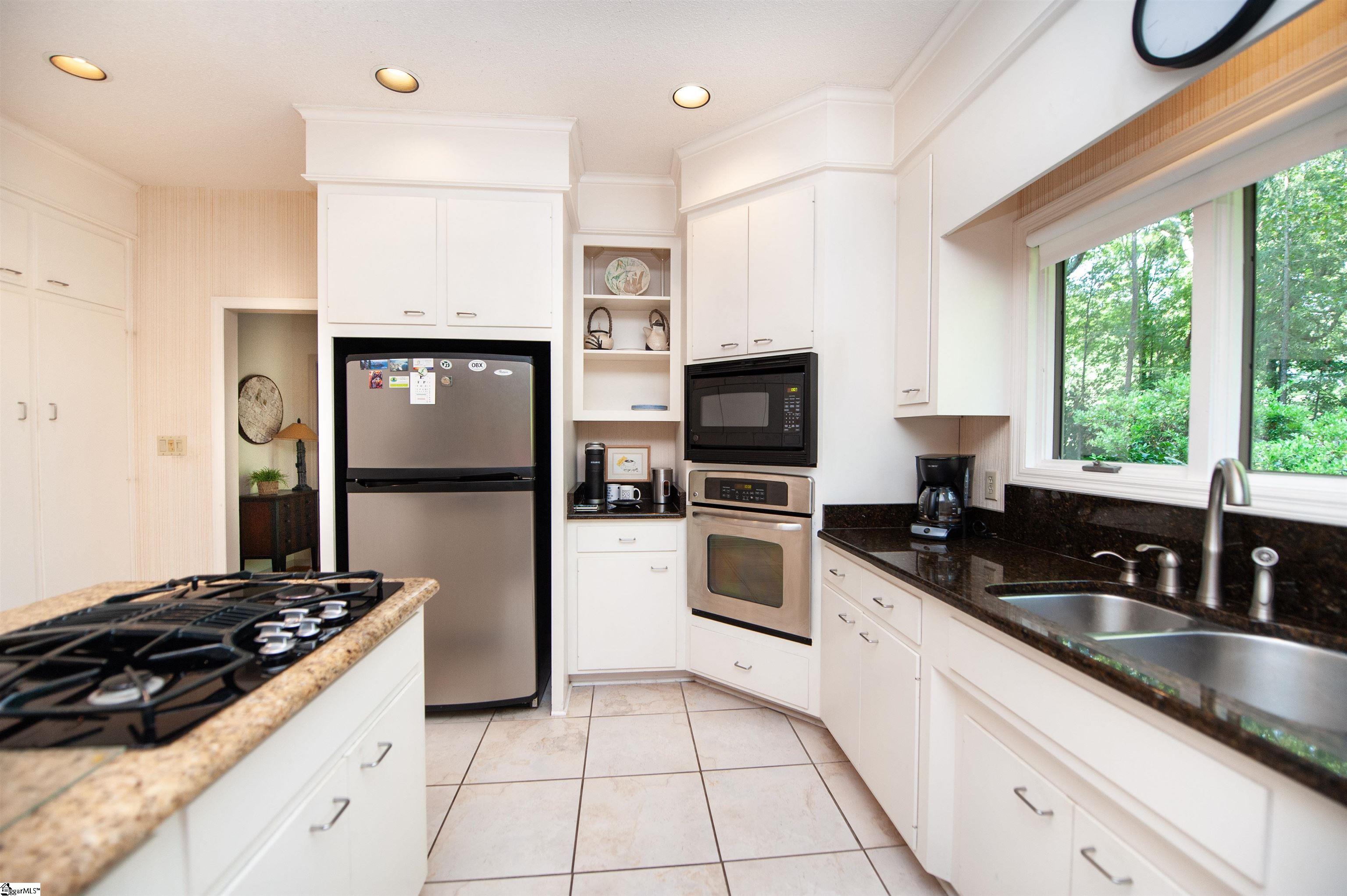 100 Wood Lily Lane Property Photo 4