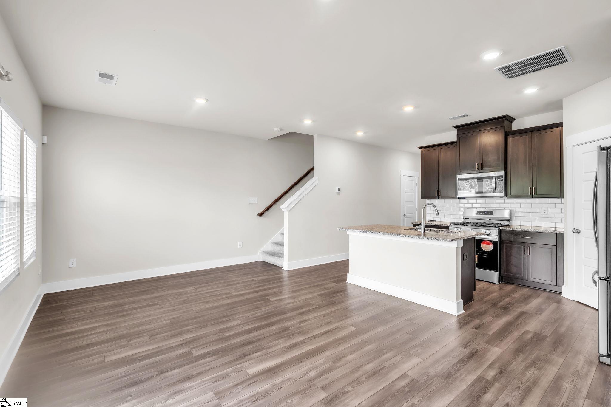 616 Millwright Way Property Photo 8