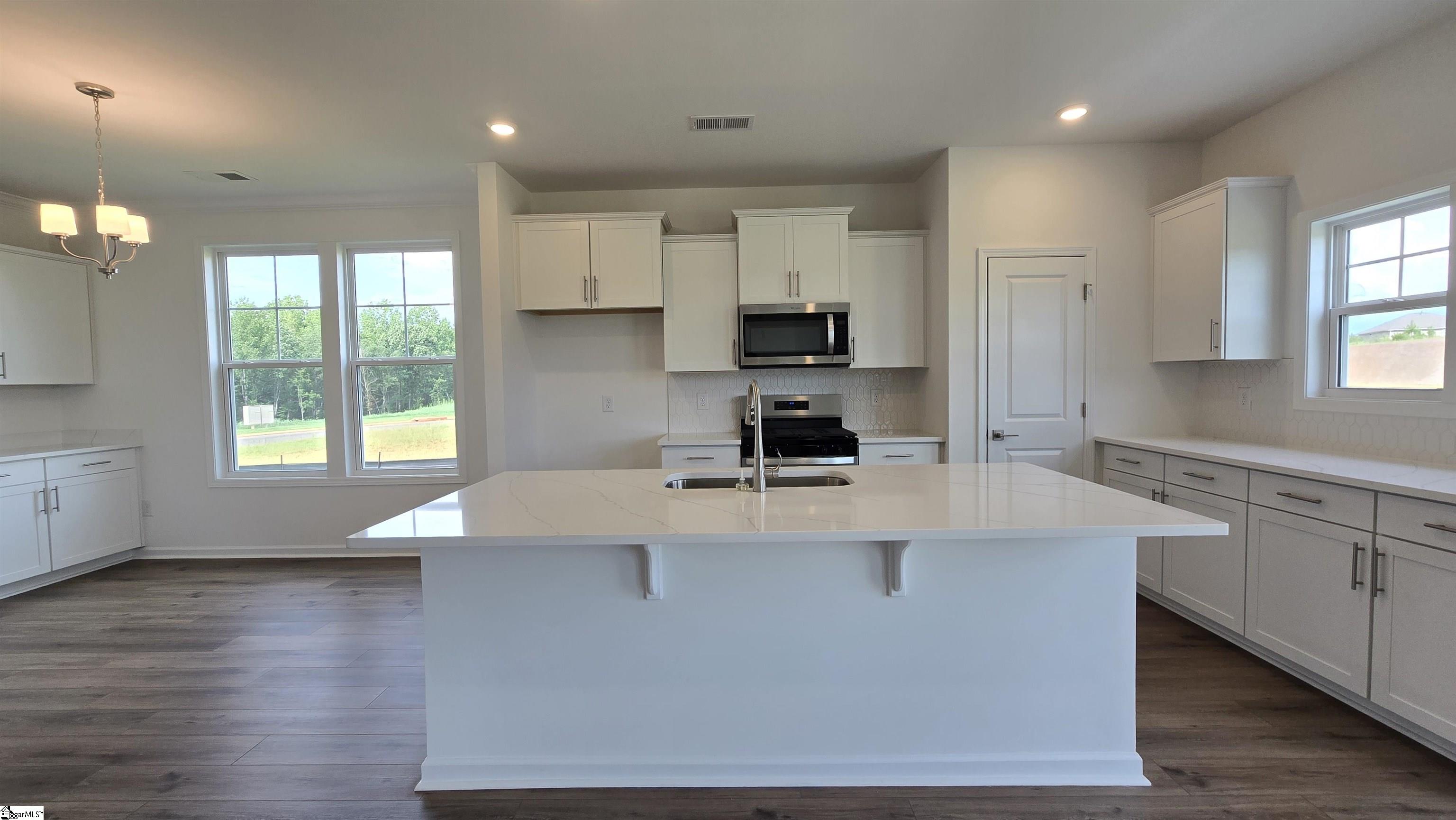 211 Bellflower Lane Property Photo 4