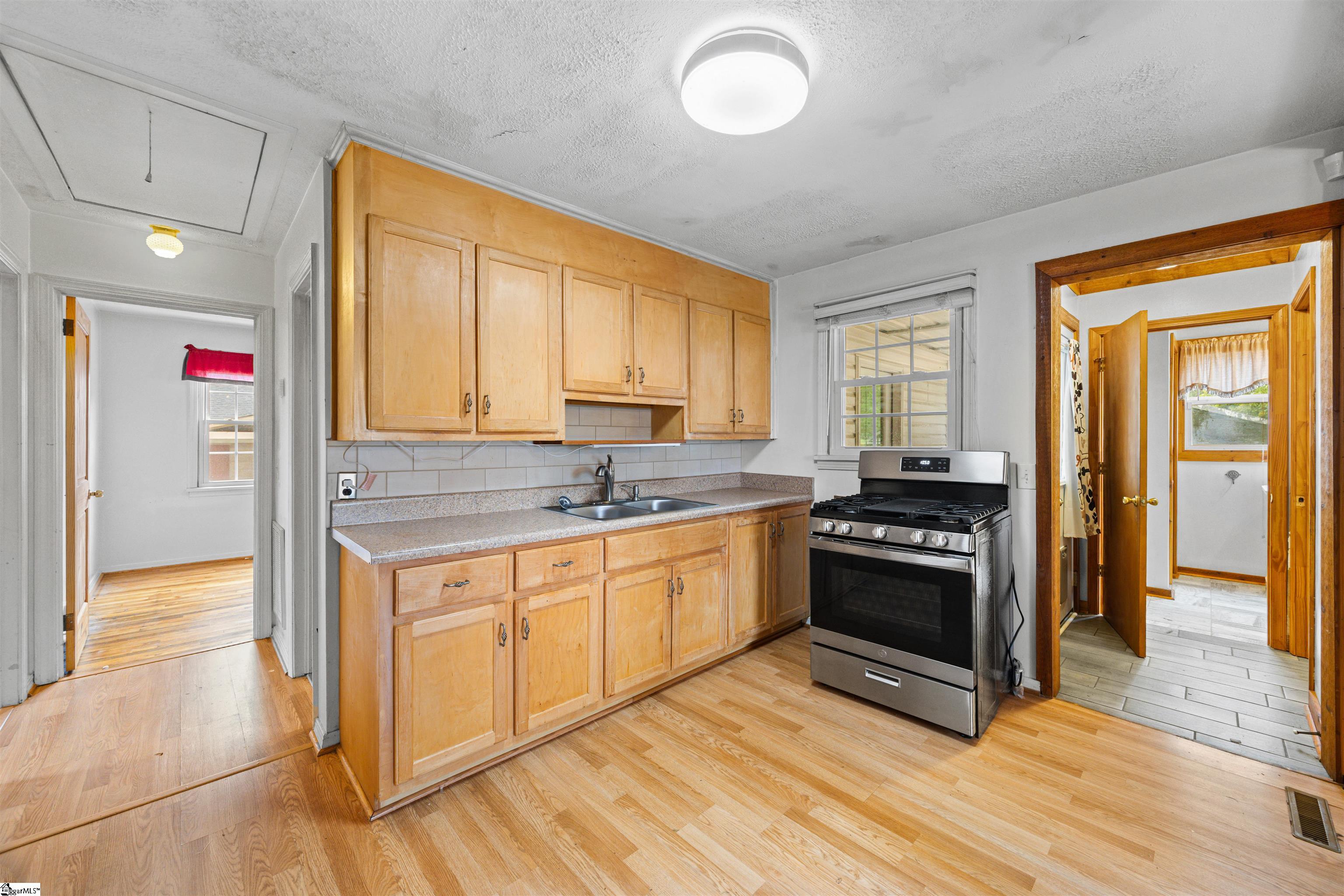14 Hudson Street Property Photo 7