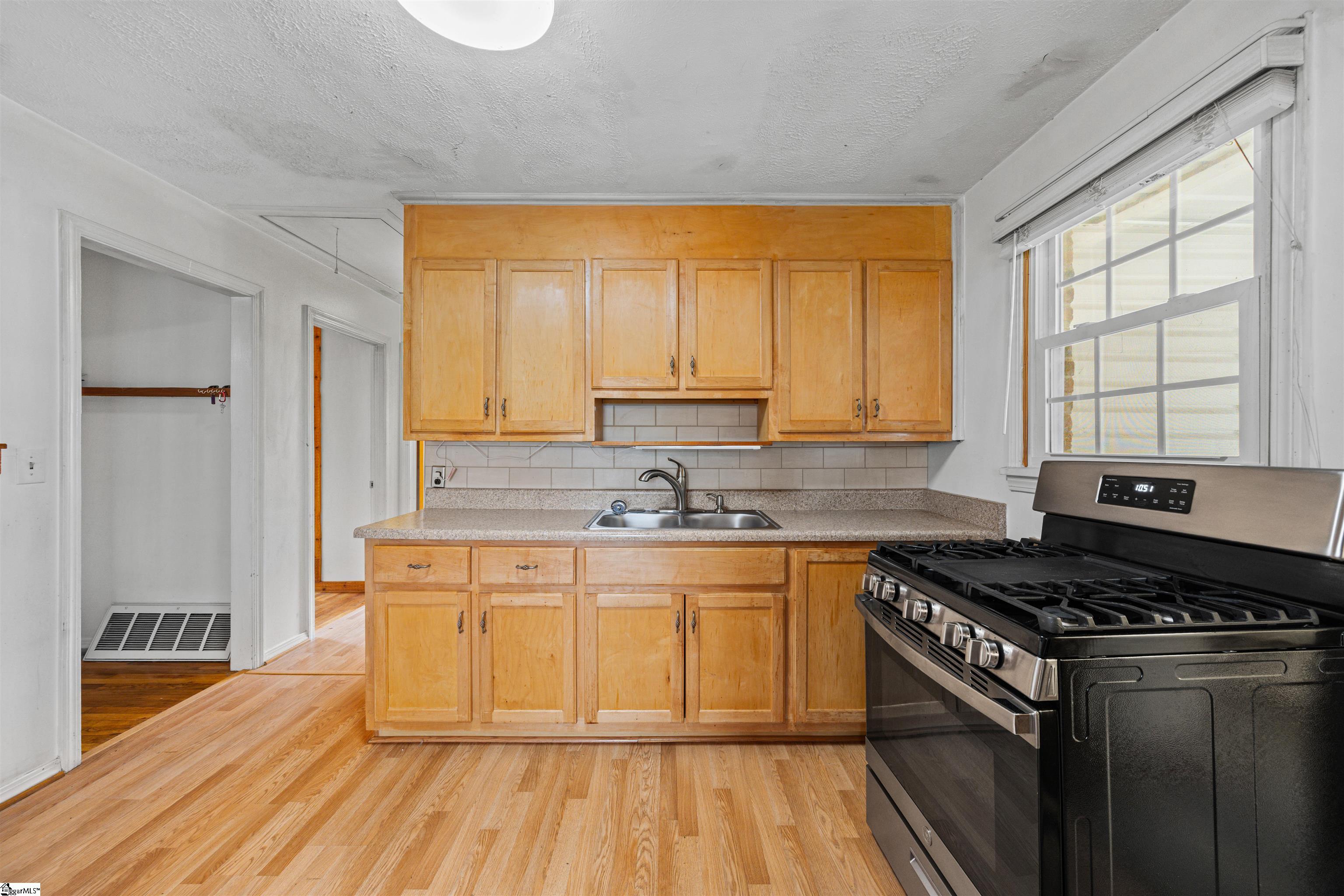 14 Hudson Street Property Photo 9