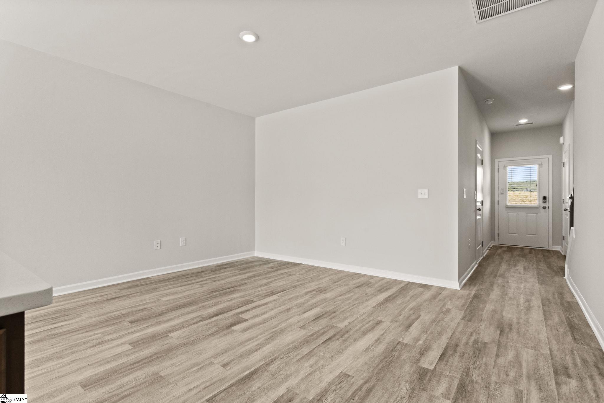 1322 Roadstead Street Property Photo 9