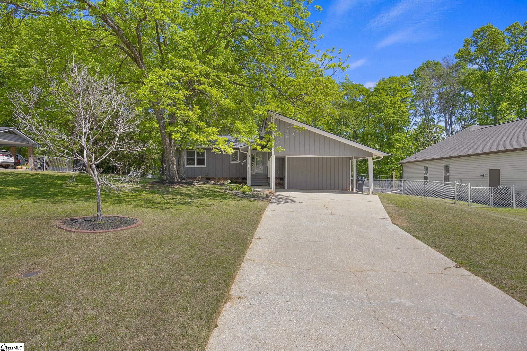 209 Tollgate Road Property Photo 2