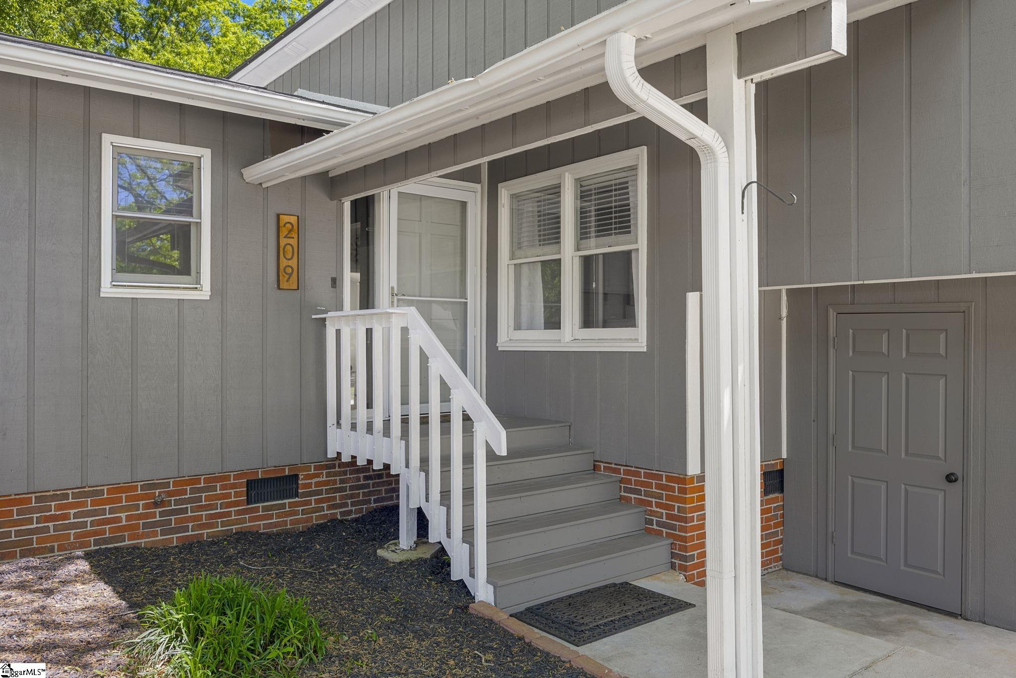 209 Tollgate Road Property Photo 4