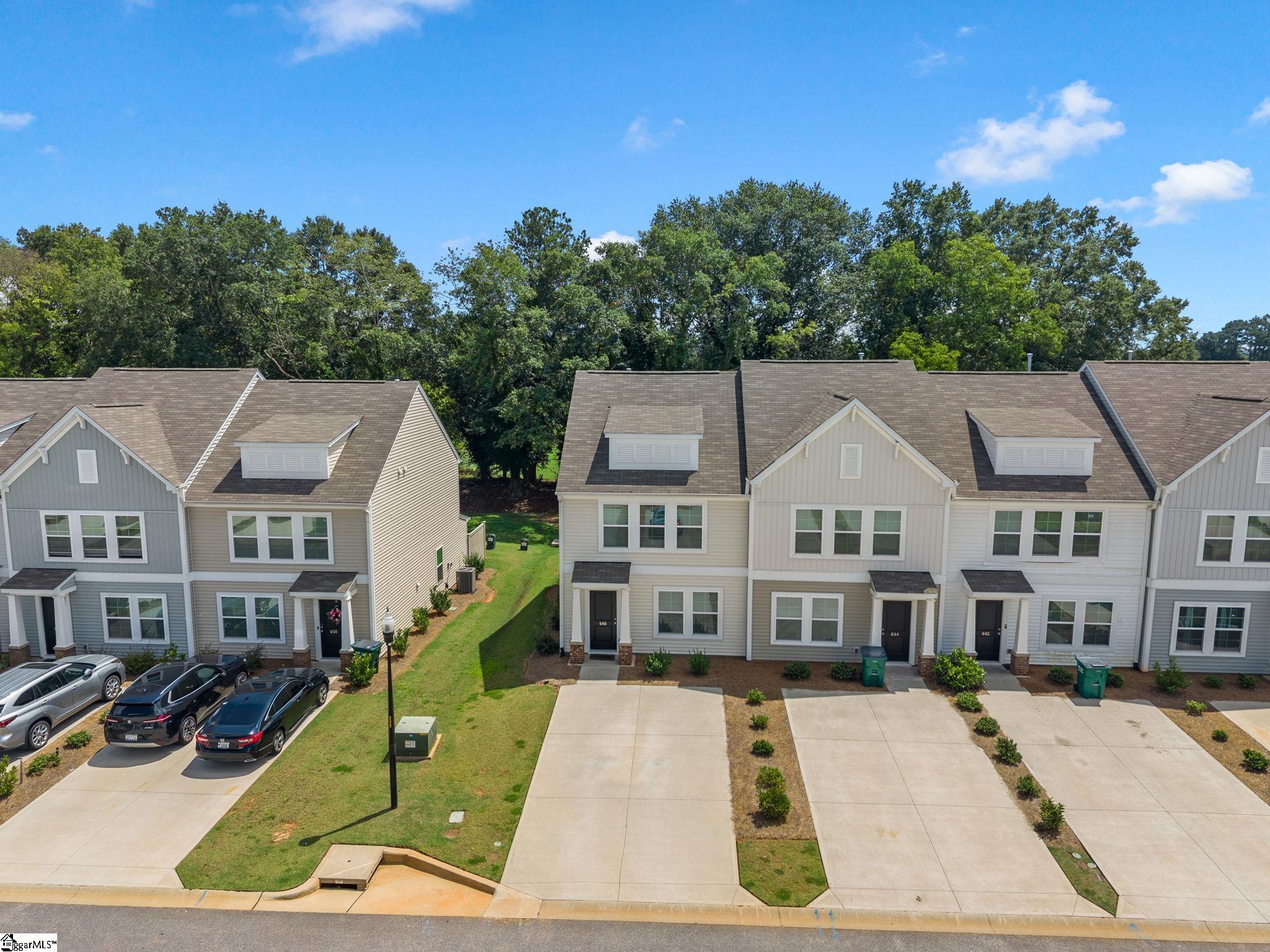 646 Blossom Run Property Photo 4